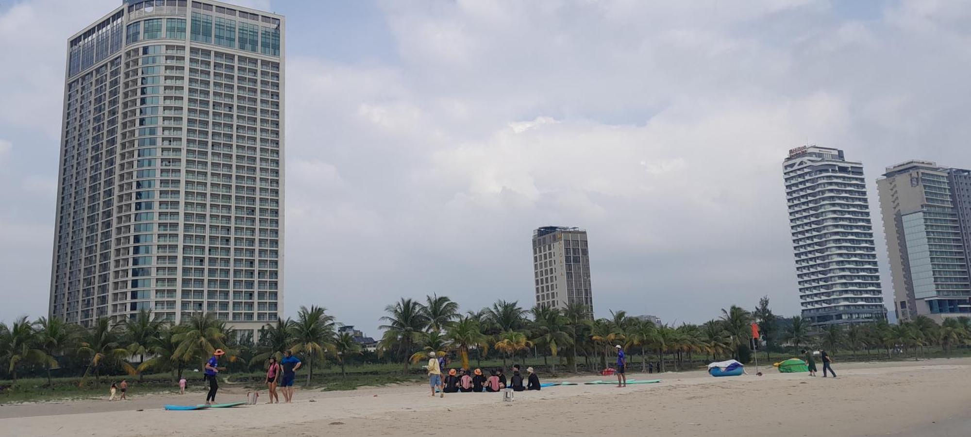 Apartment Beachfront Luxury - Rooftop Pool - *
