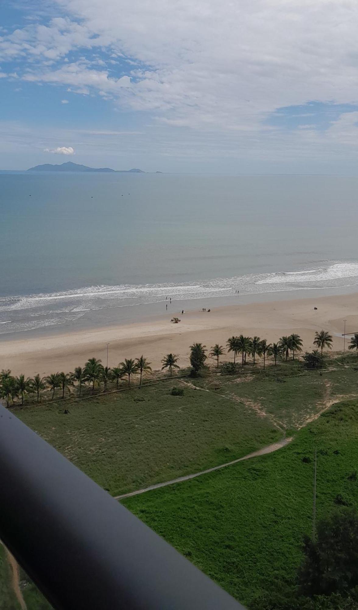 Beachfront Luxury - Rooftop Pool - Apartment Da Nang