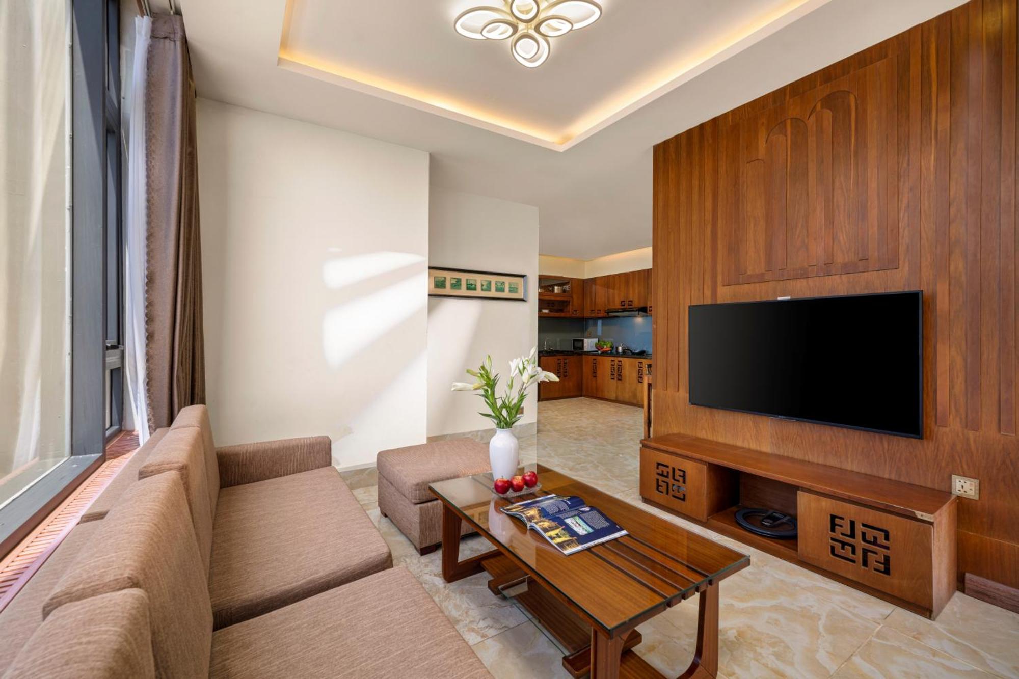 Hotel Nhu Minh Plaza 4*