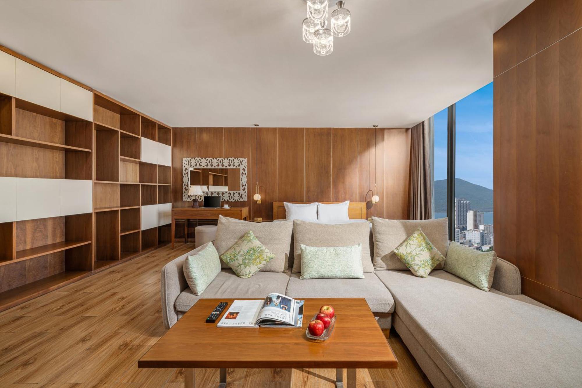 Nhu Minh Plaza Hotel 4*