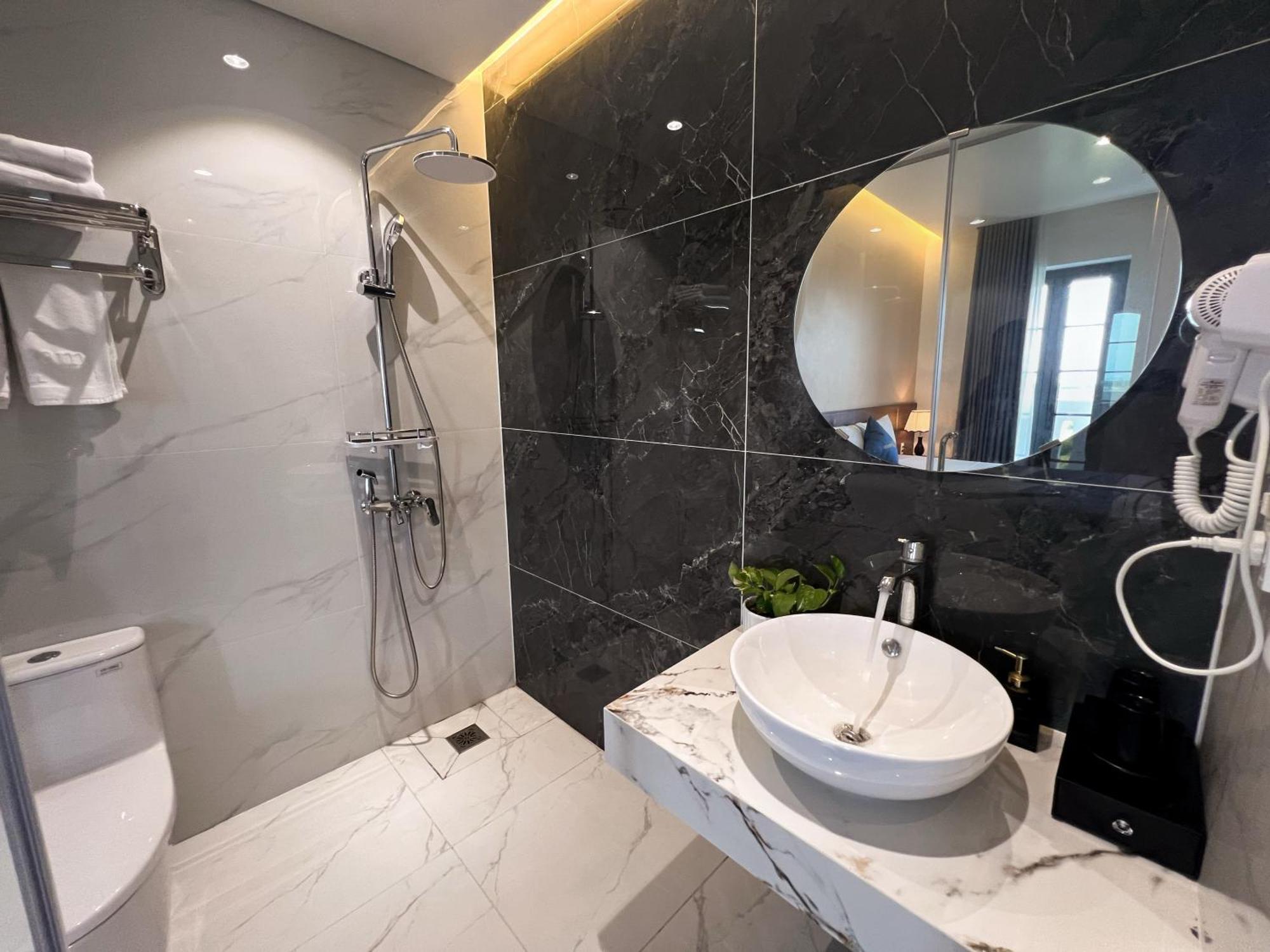 Elysinam Boutique Khách sạn 3*