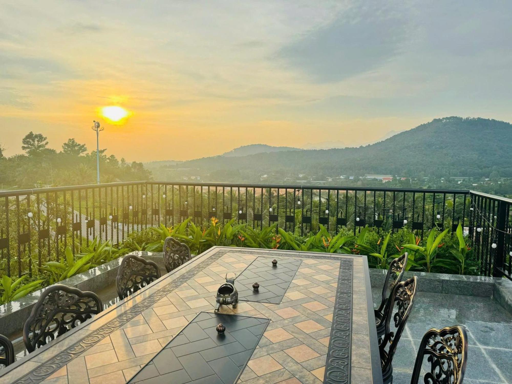Venus Flamigo Resort- Amazing, Dai Lai *
