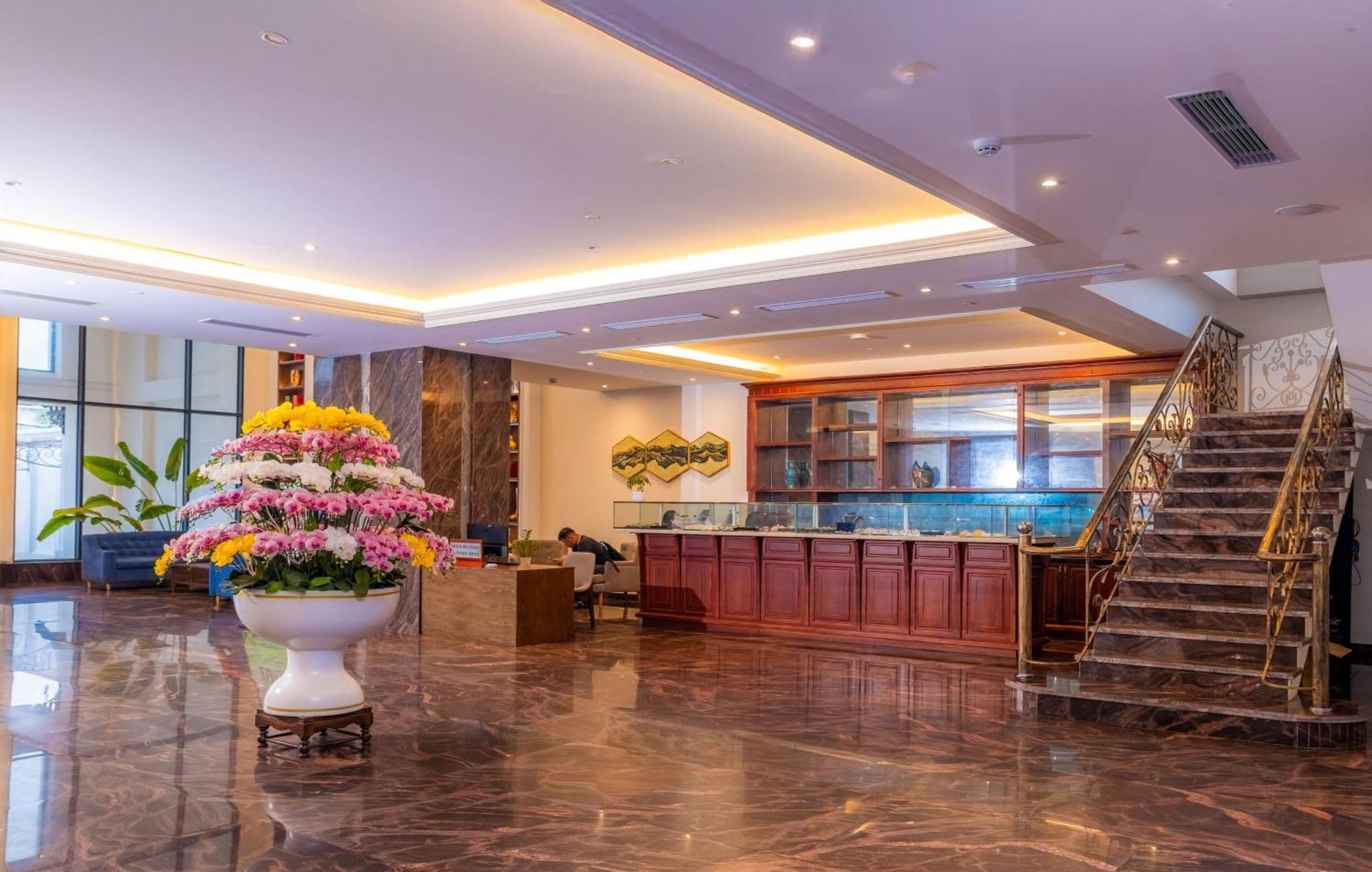 Hotel Vipol &