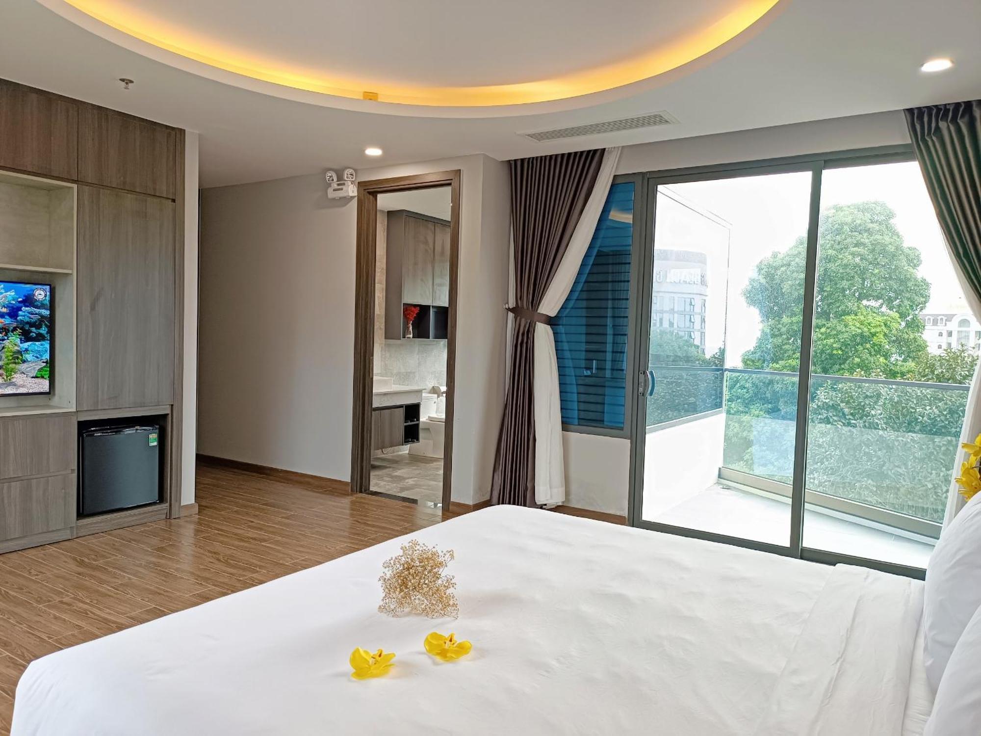 Le Anh Hotel *