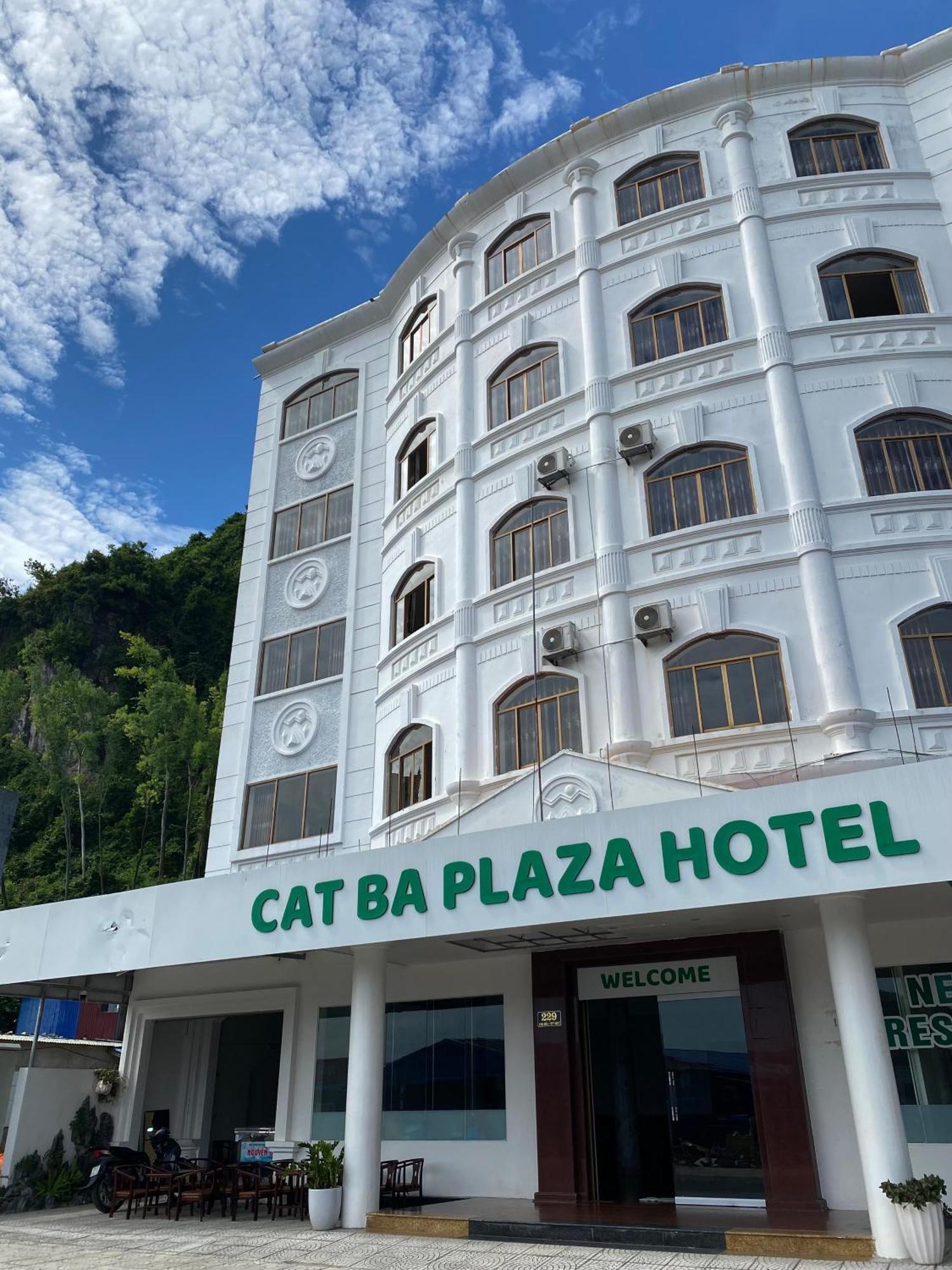 Cat Ba Plaza