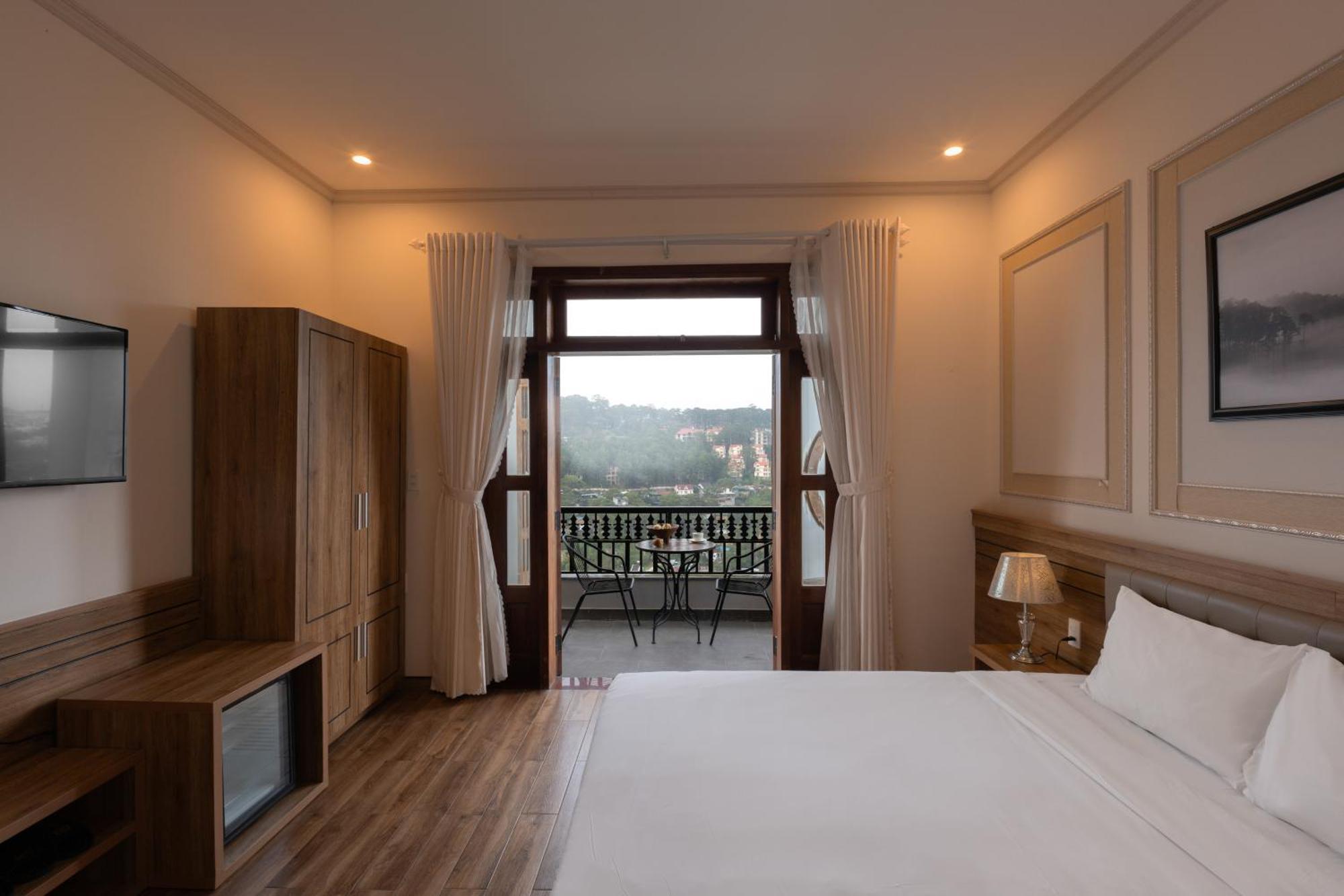 Hotel Moon Valley 2*