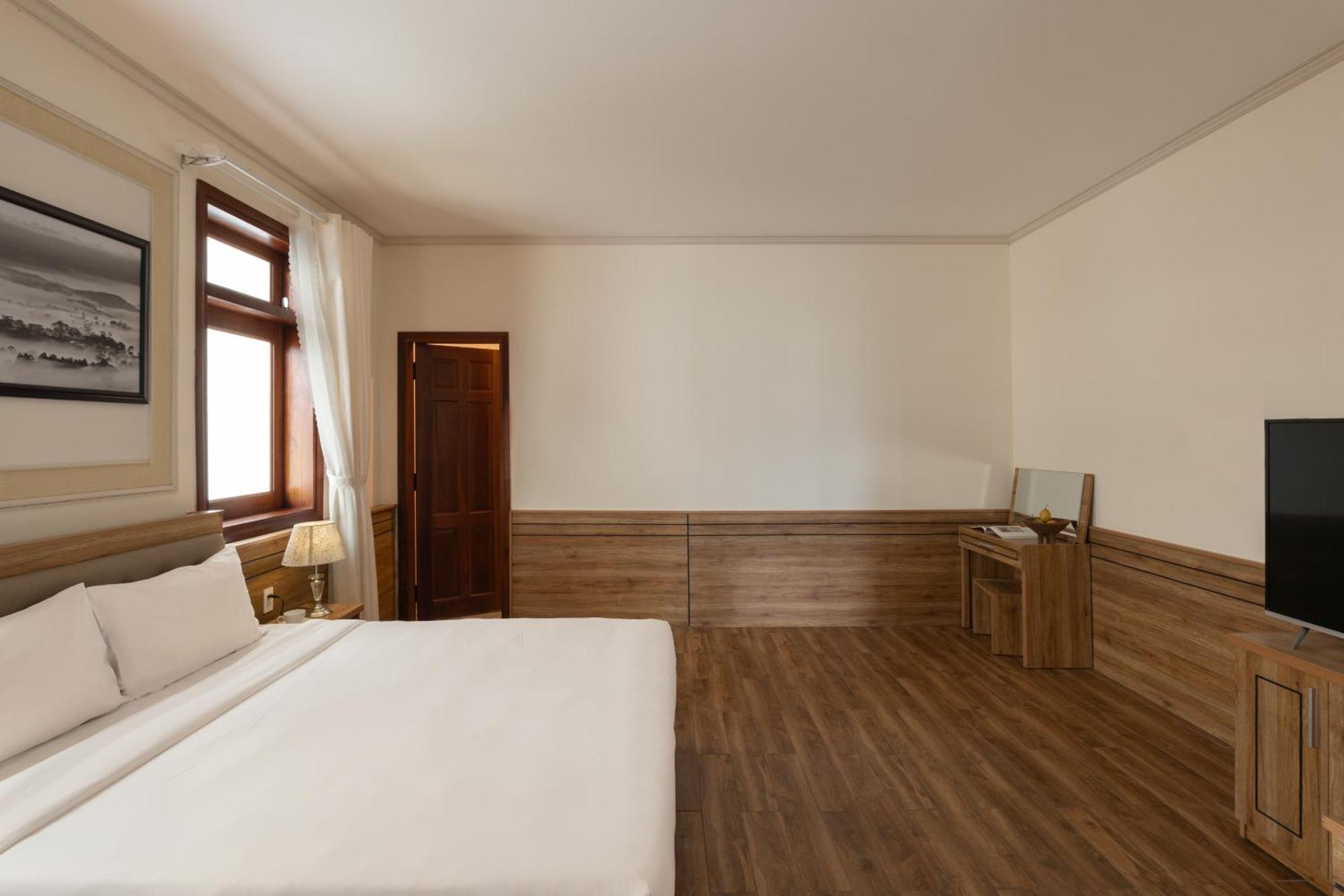 Hotel Moon Valley