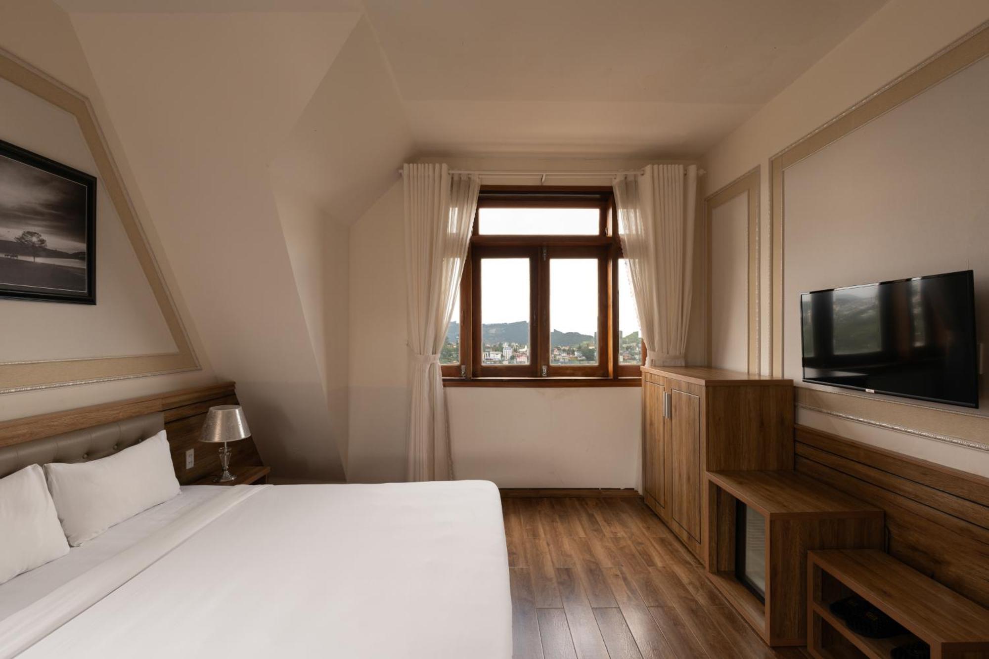 Hotel Moon Valley 2*