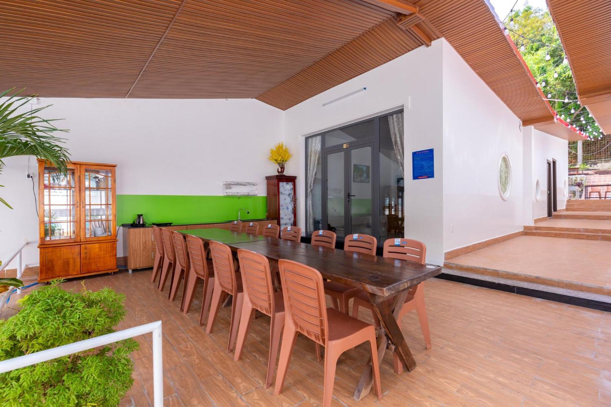 Villa Ho Boi Hoang Duc Cot Co *