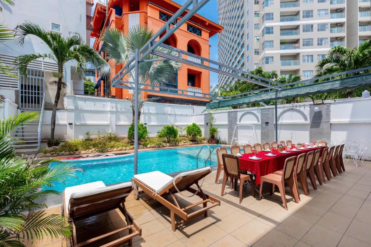 Hoang Duc Ho Boi Vo Thi Sau Trung Tam Bai Sau Xanh Villa *