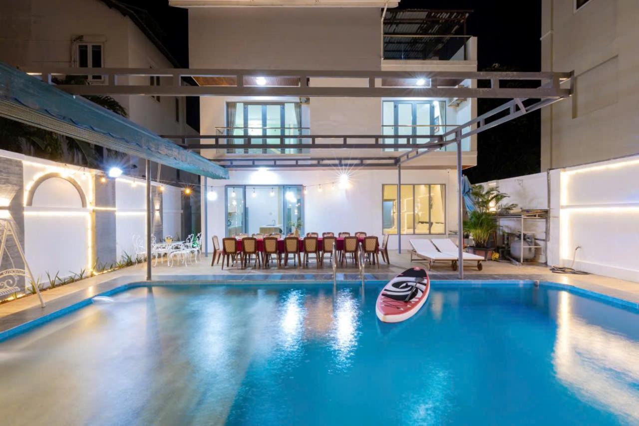 Hoang Duc Ho Boi Vo Thi Sau Trung Tam Bai Sau Xanh Villa