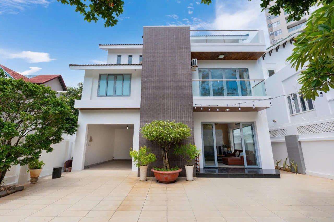 Hoang Duc Ho Boi Vo Thi Sau Trung Tam Bai Sau Xanh Villa Vũng Tàu