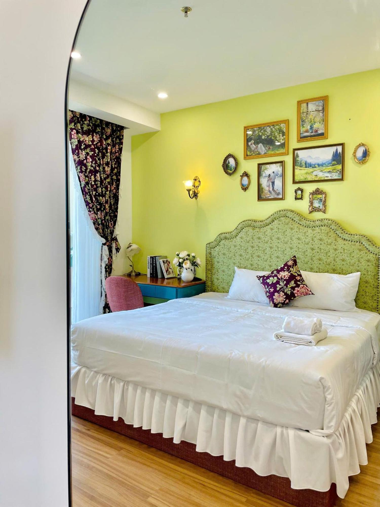 Sea Gallery Luxury Apartment