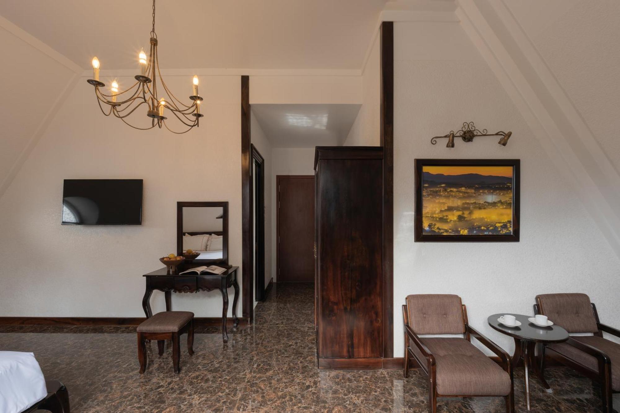 The Manor 3*