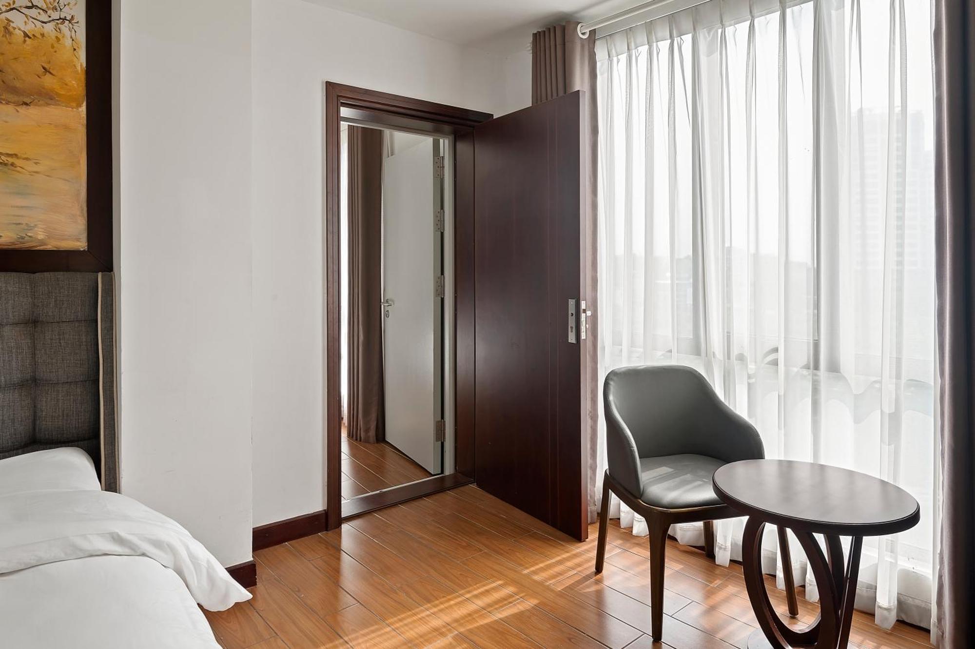Bradi Gate - 22land - Nguyen Dinh Hoan Khách sạn Hà Nội