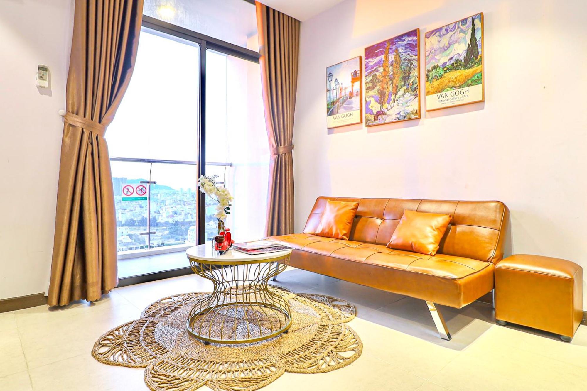 Seahorse House - Csj Tower Building, Sea-view & Sea-walking-distance Apartment