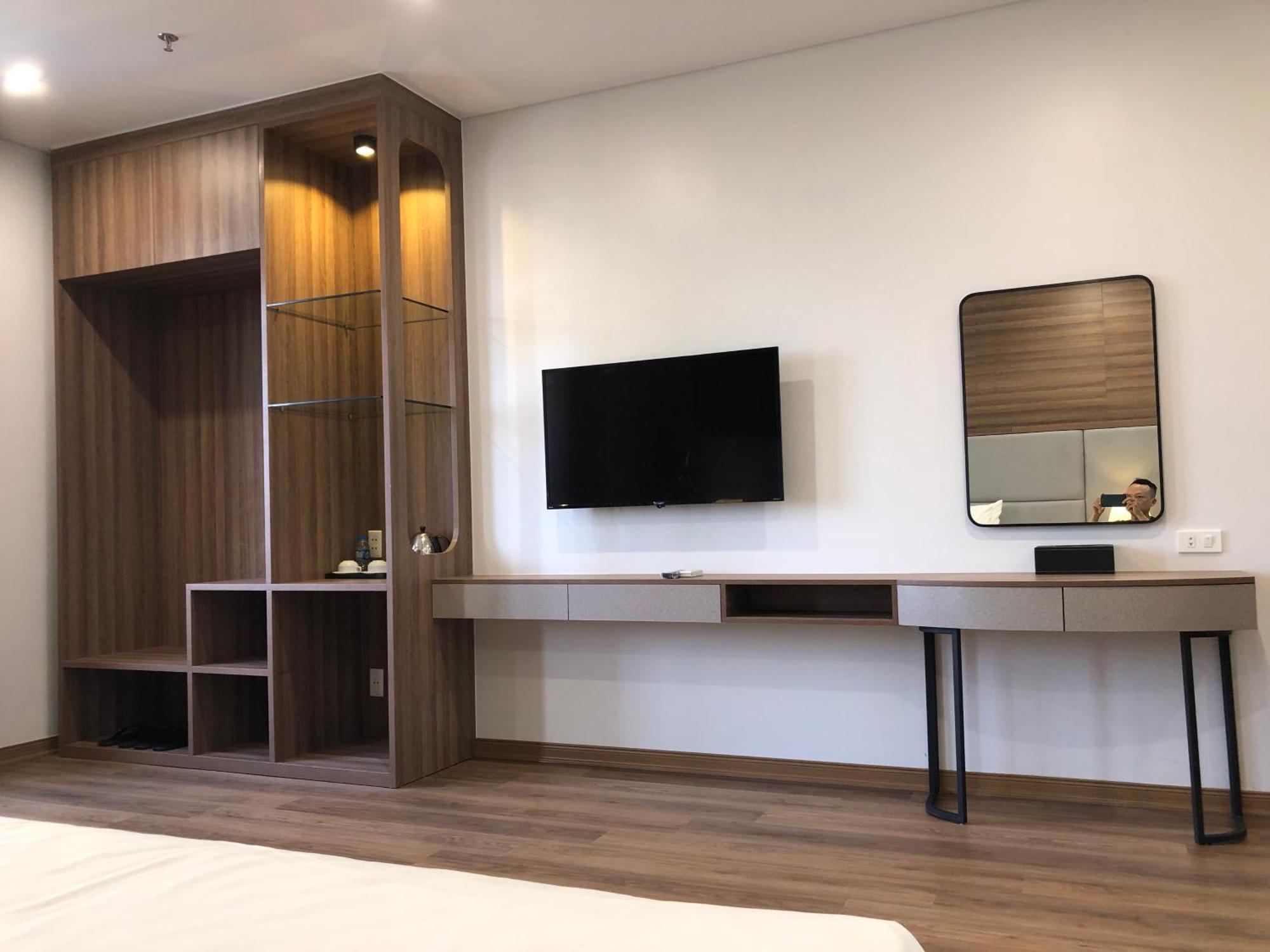 Halong Hotel 3*