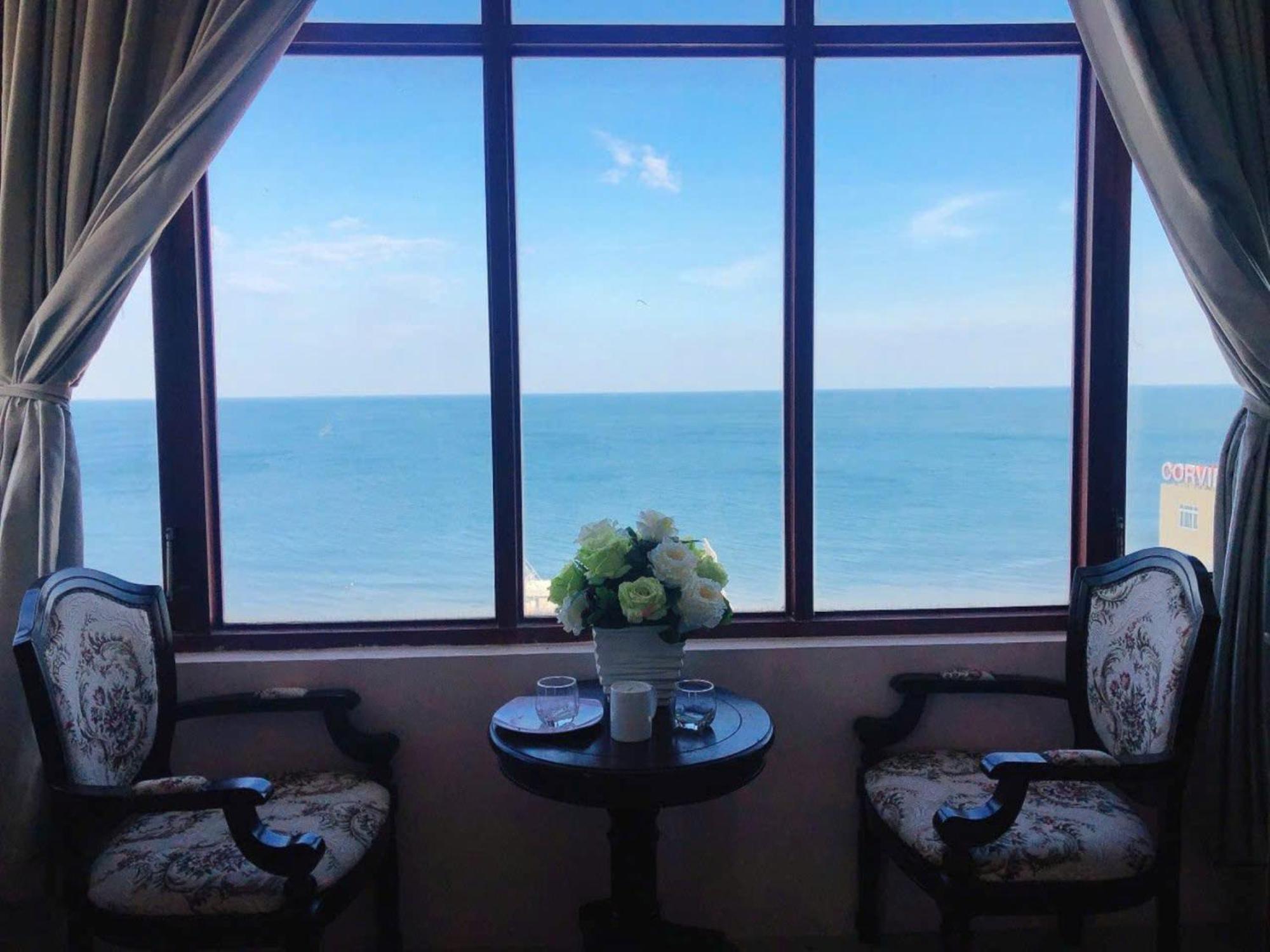 Anna Luxury *