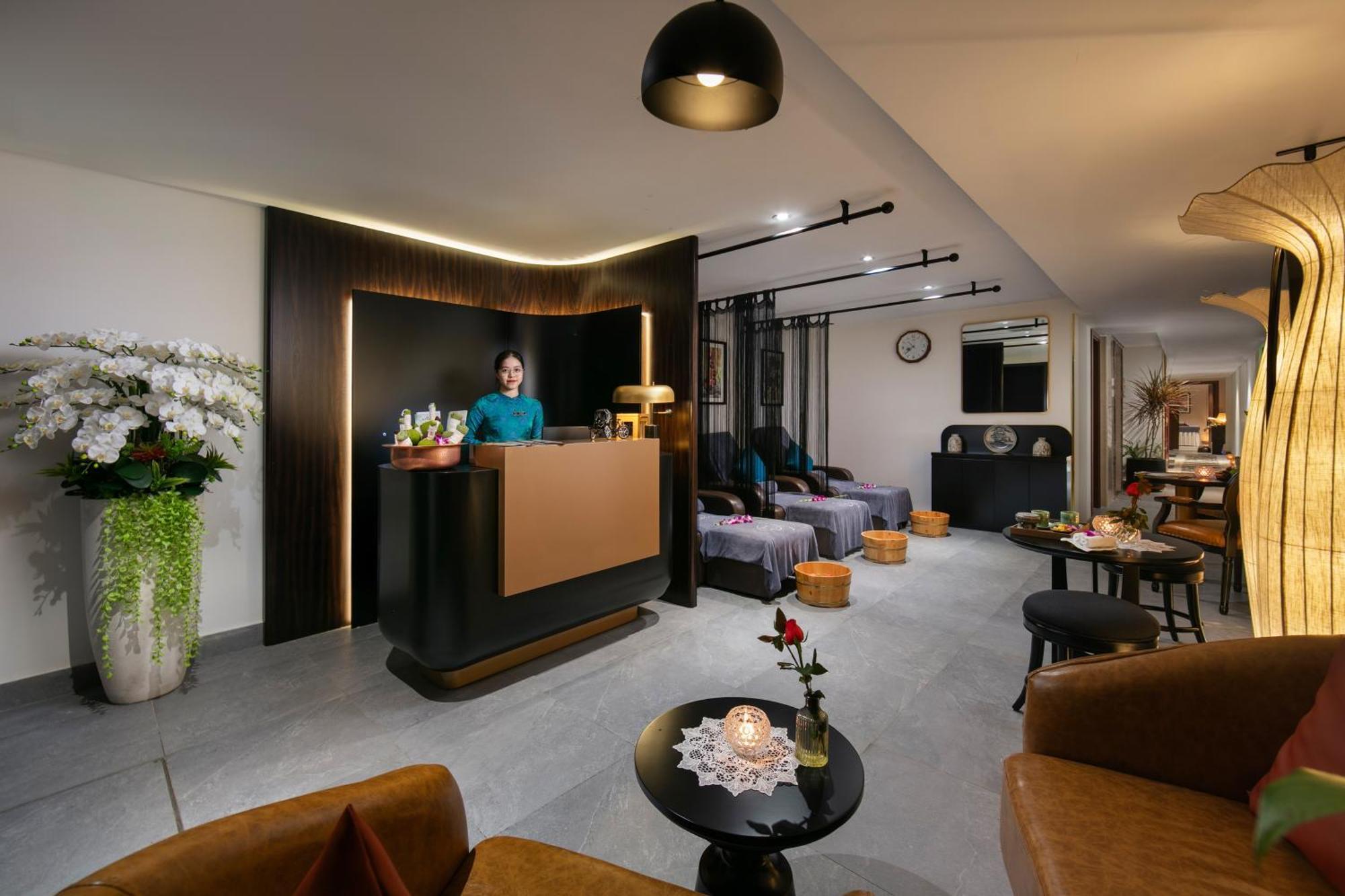 Le Premier & Rooftop Bar Hà Nội