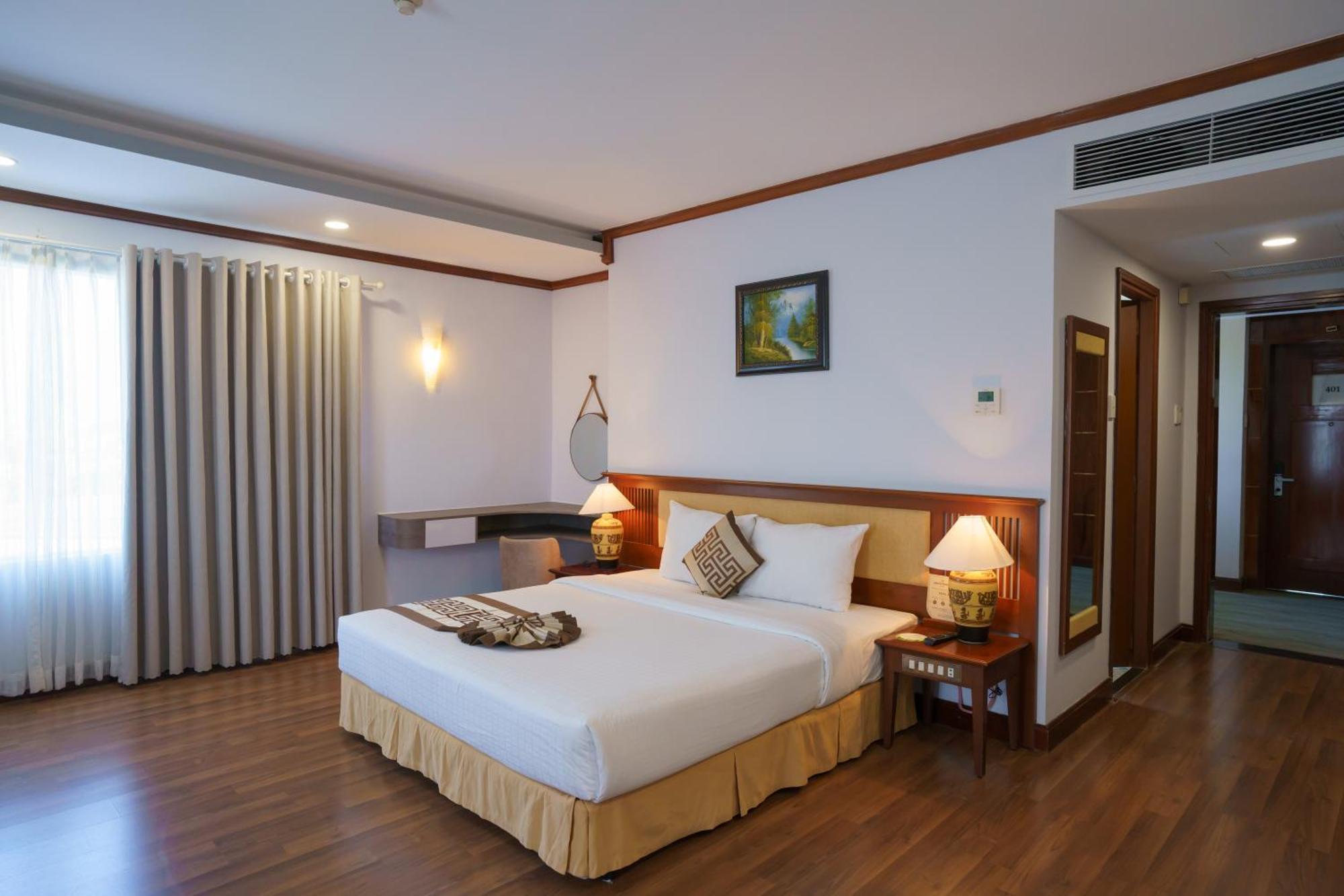 Resort Saigon - Ninh Chu & 4*