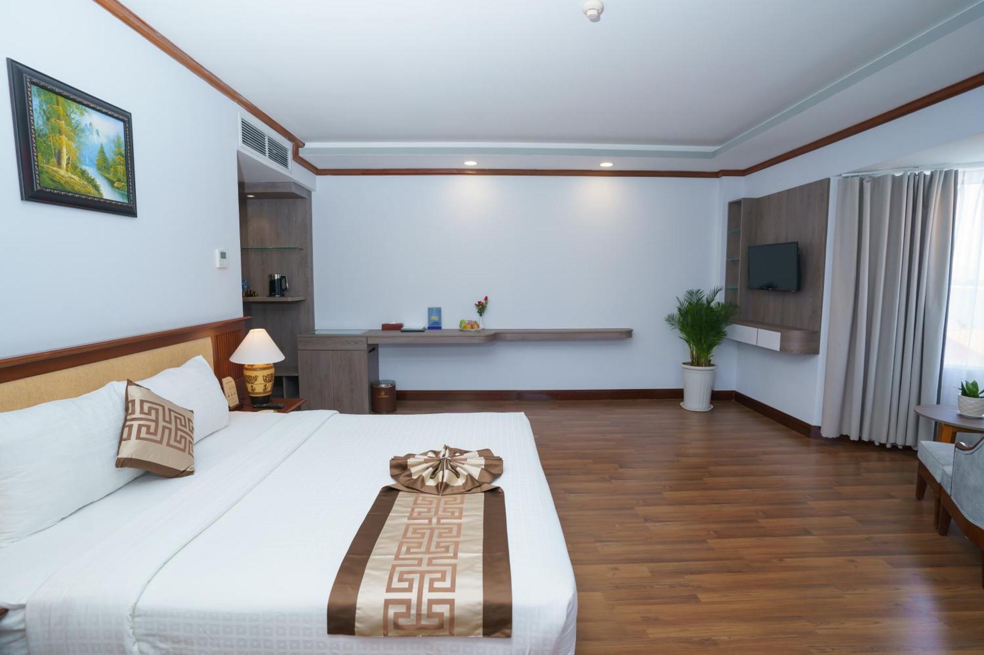 Saigon - Ninh Chu & 4*