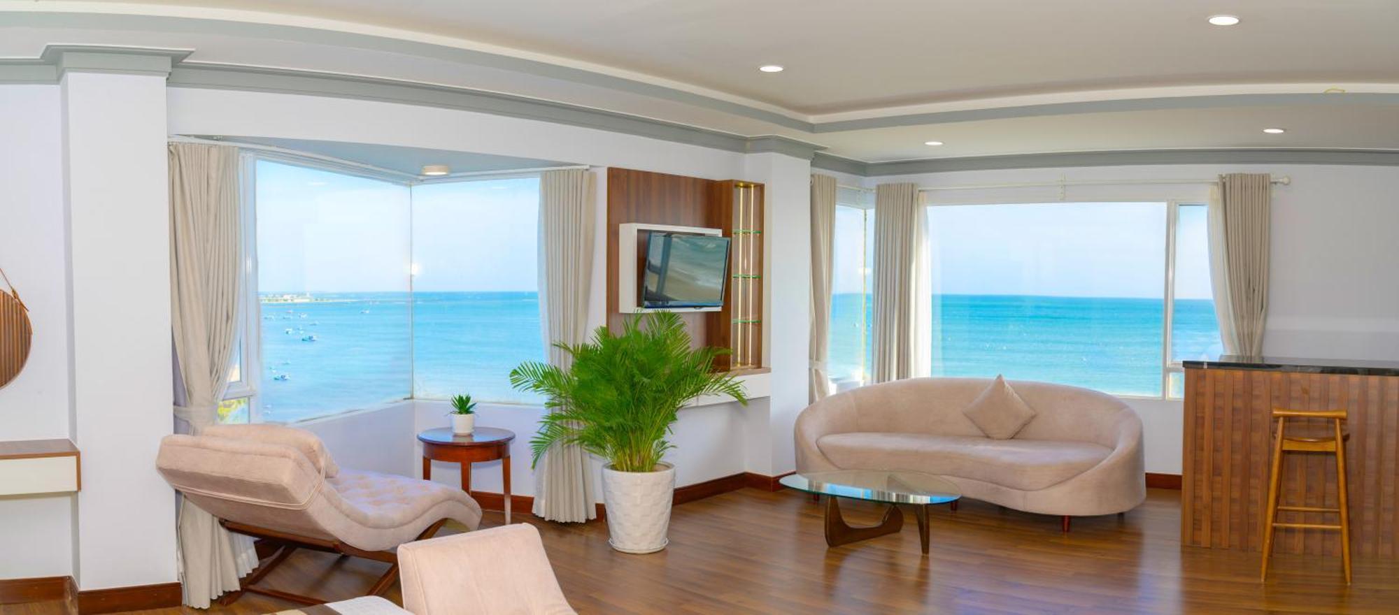 Resort Saigon - Ninh Chu & 4*