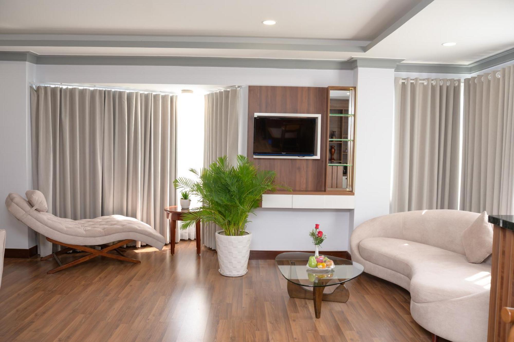 Saigon - Ninh Chu & 4*