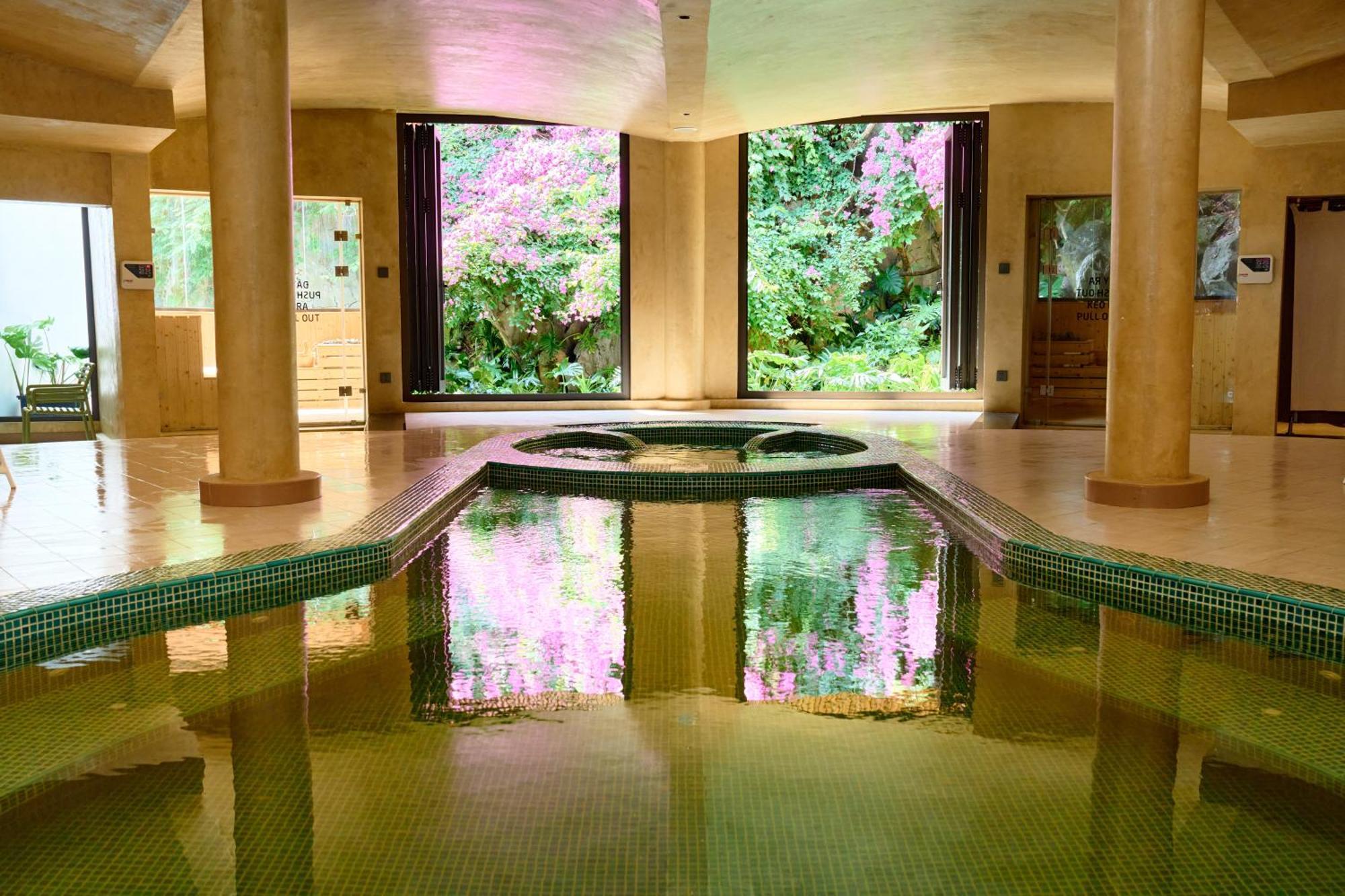 The Legend Catba Resort 4*