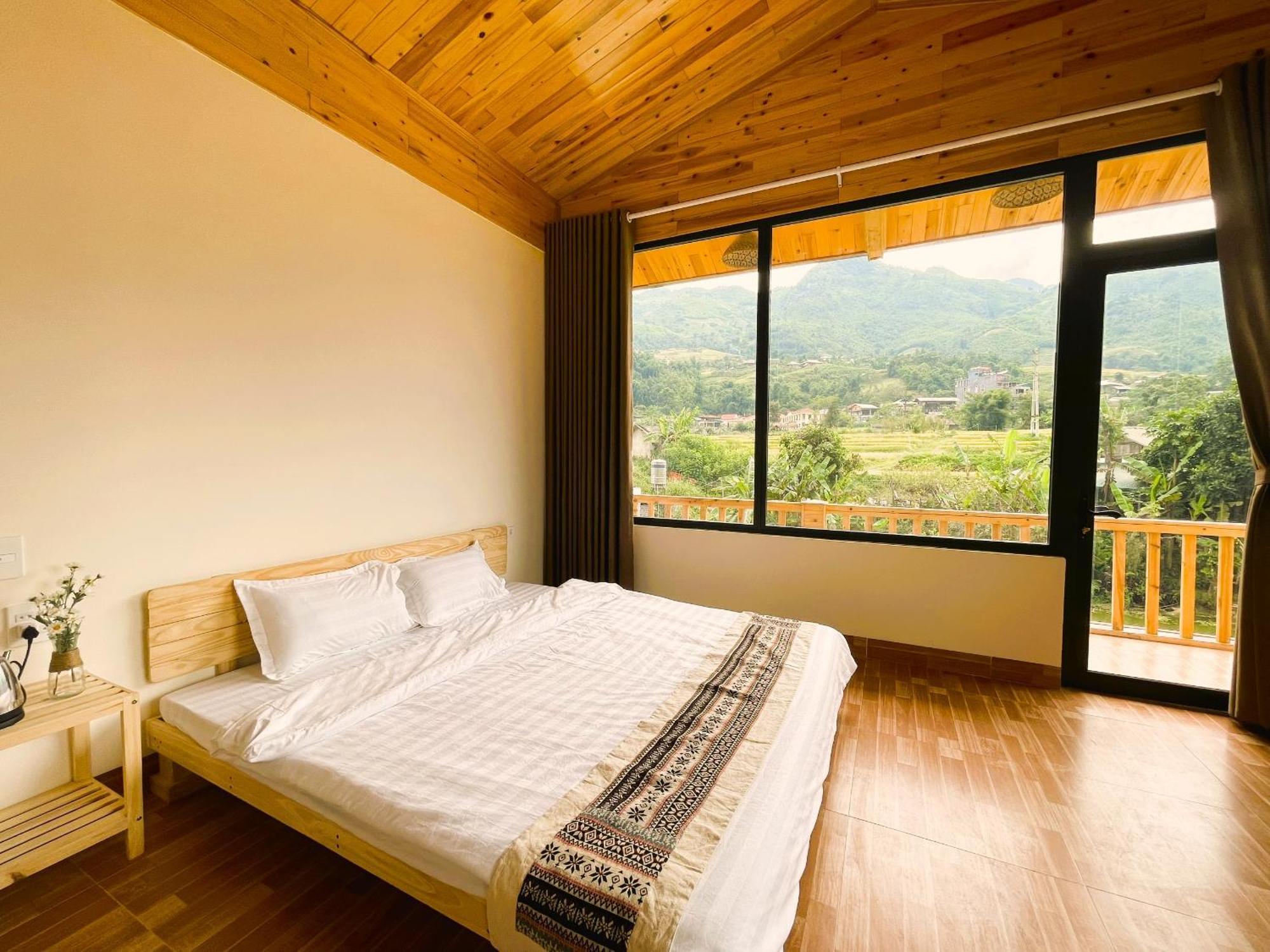 Riverside Homestay *