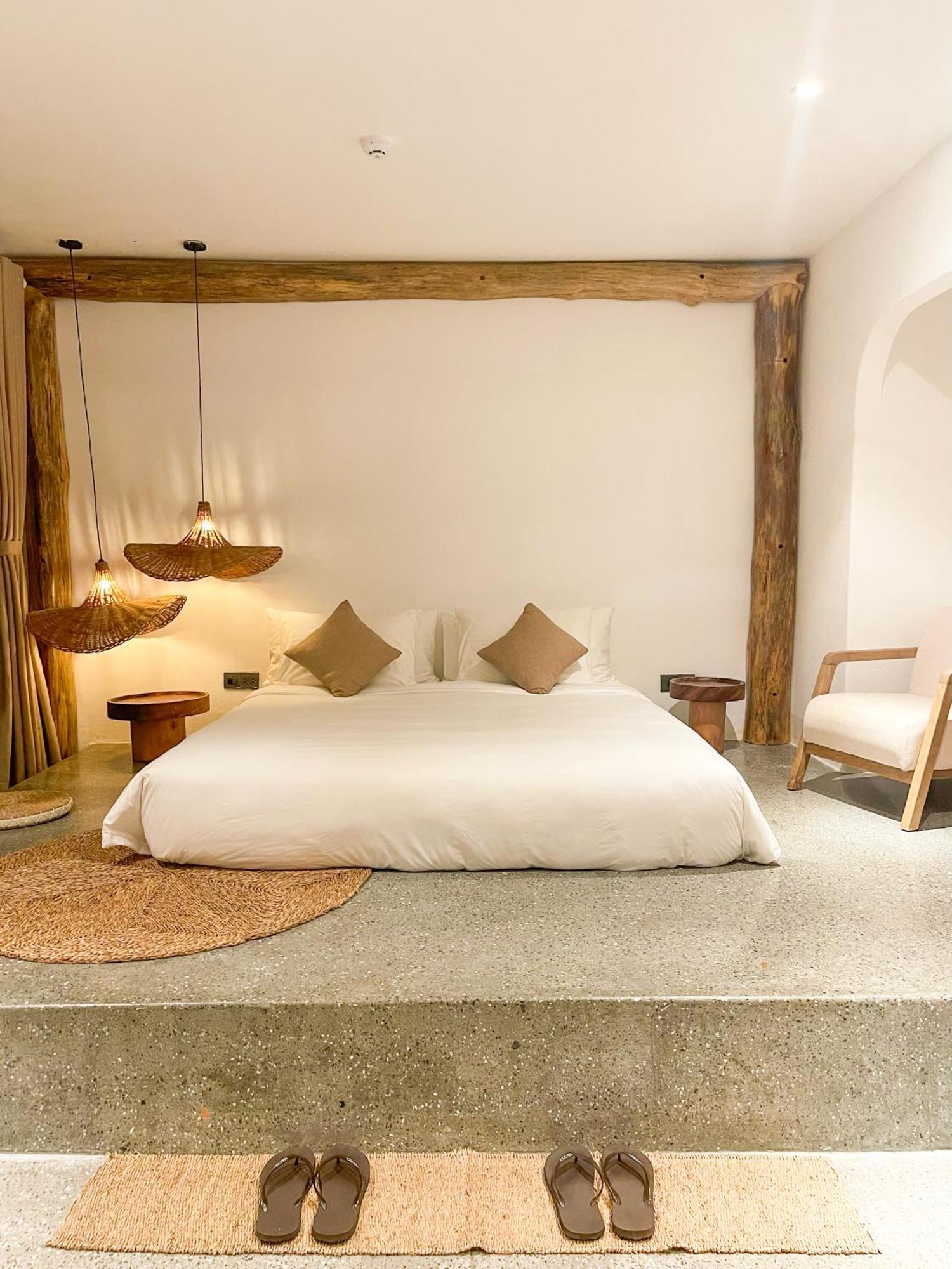Khách sạn La Grotta - Emerald Bay Phú Quốc