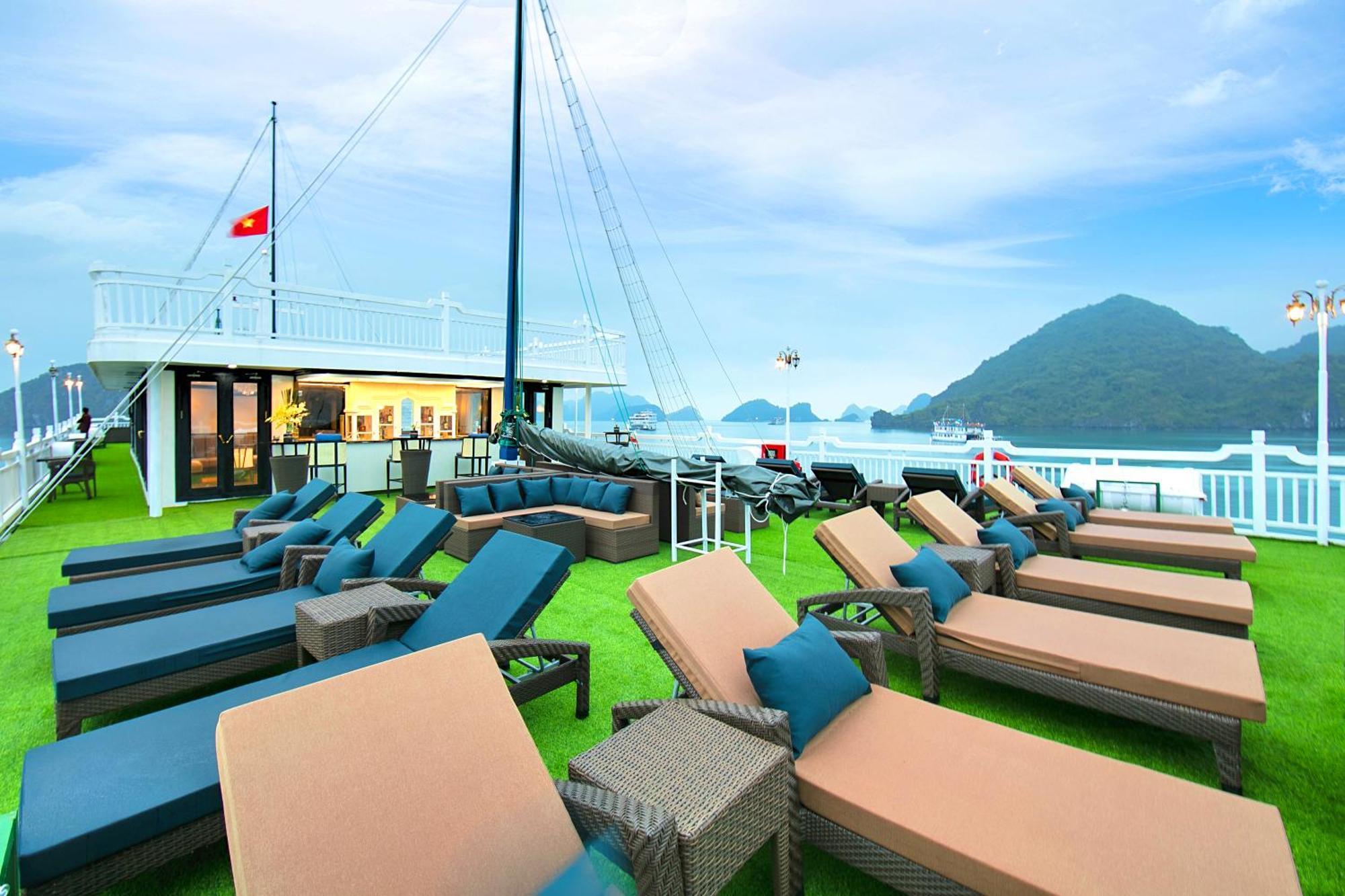 Botel Le Journey Luxury Cruise Lan Ha Bay 5*