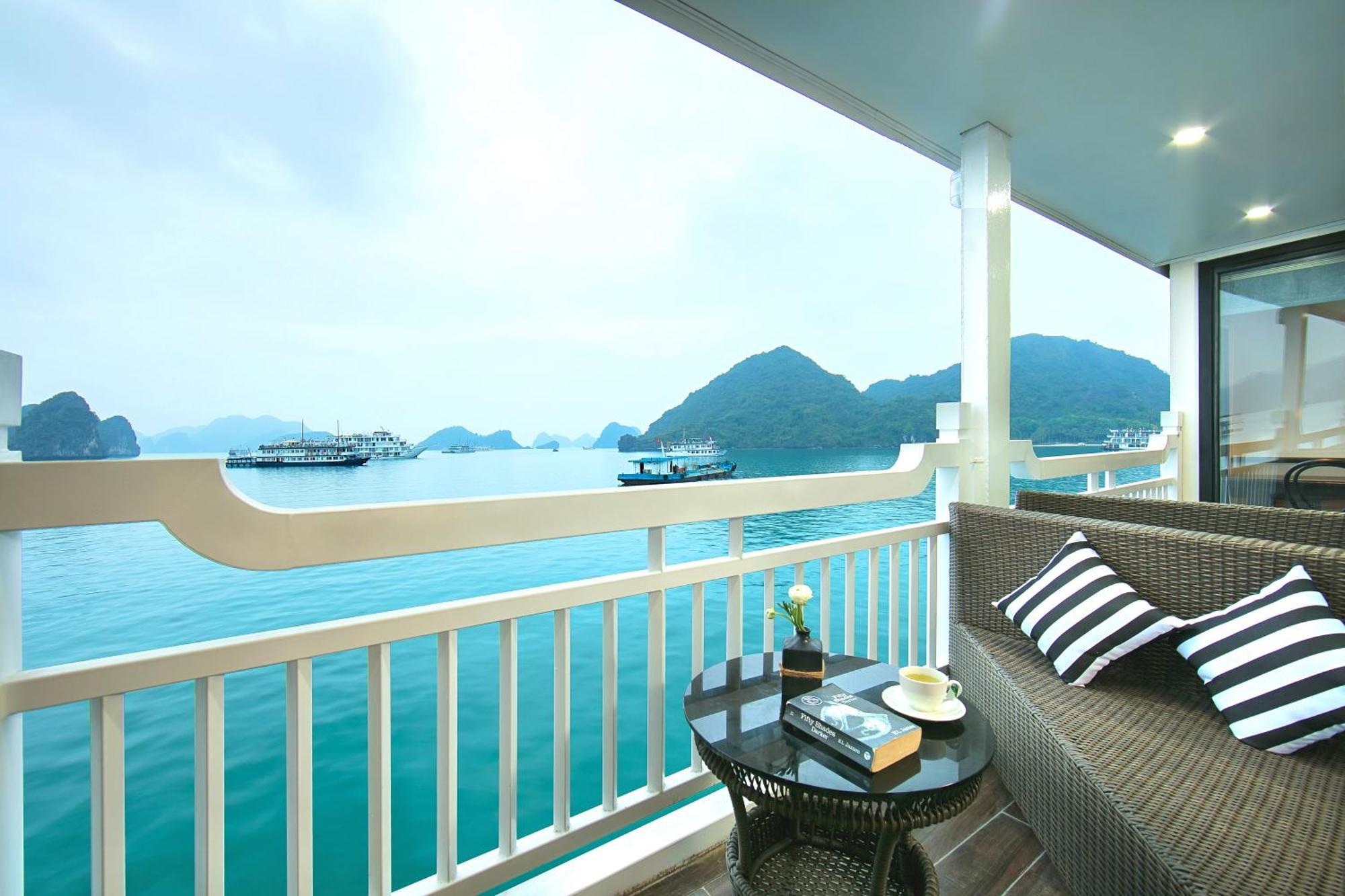 Botel Le Journey Luxury Cruise Lan Ha Bay Ha Long