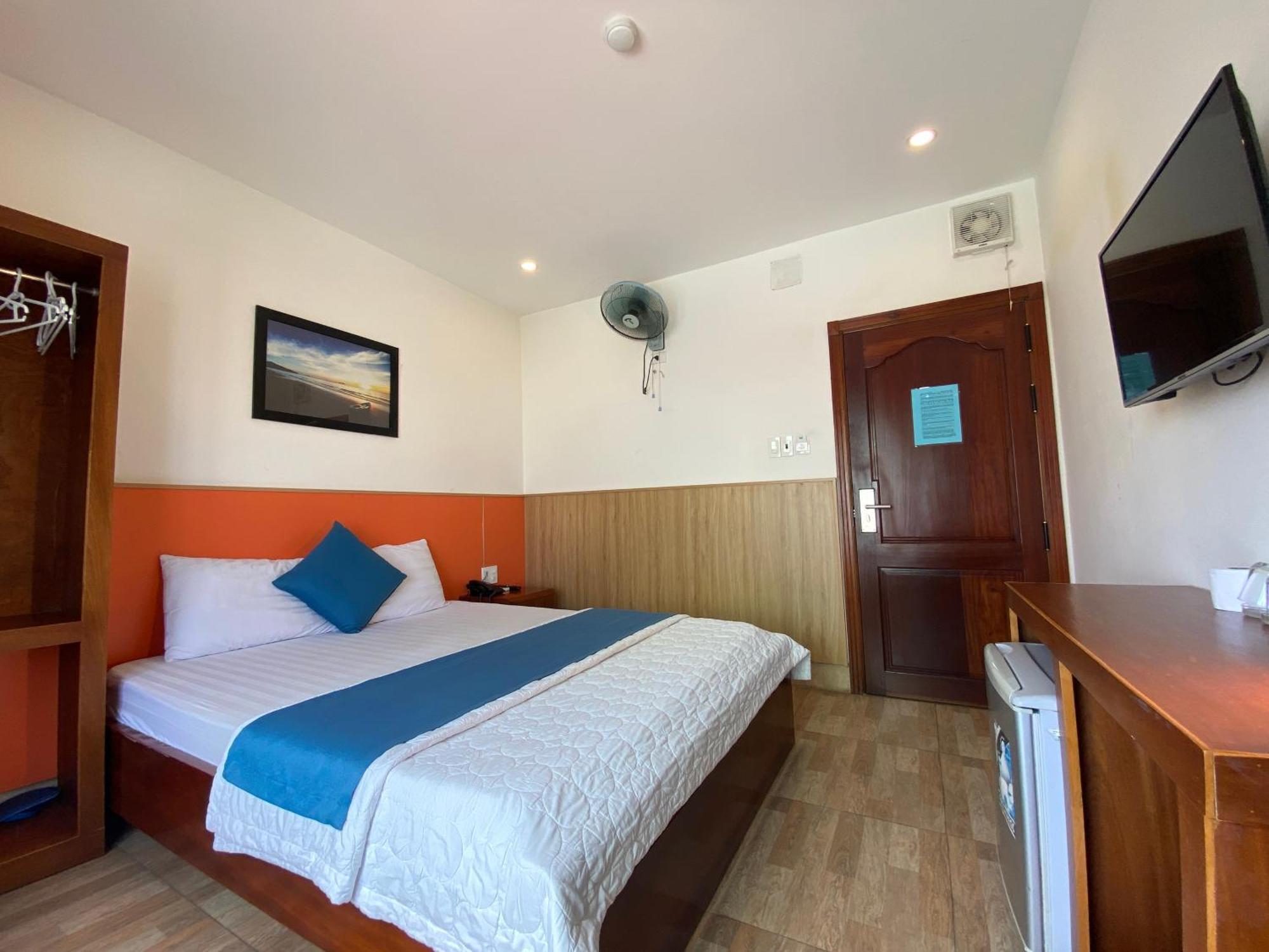 Hoang Hung Hotel *