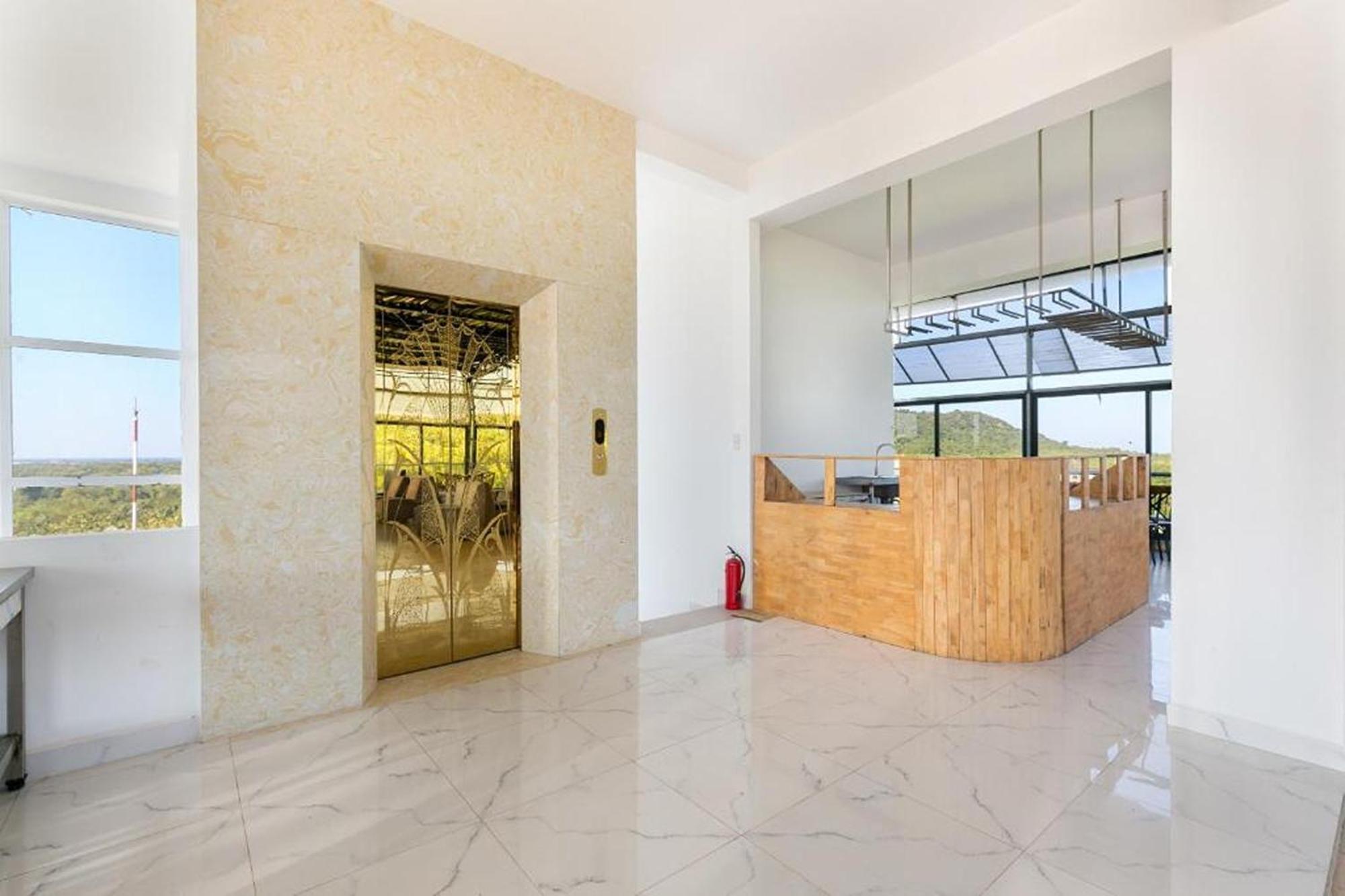 Ruby Hotel 3*