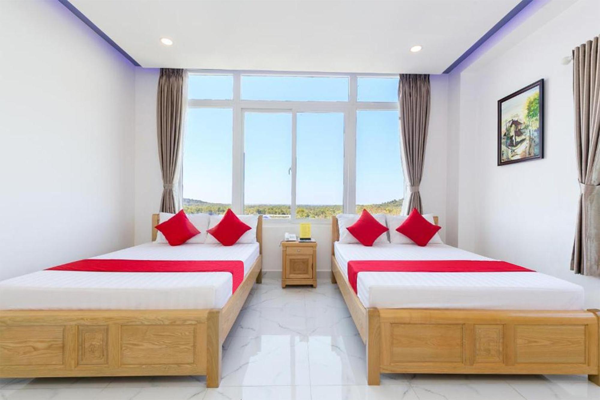 Ruby Hotel 3*