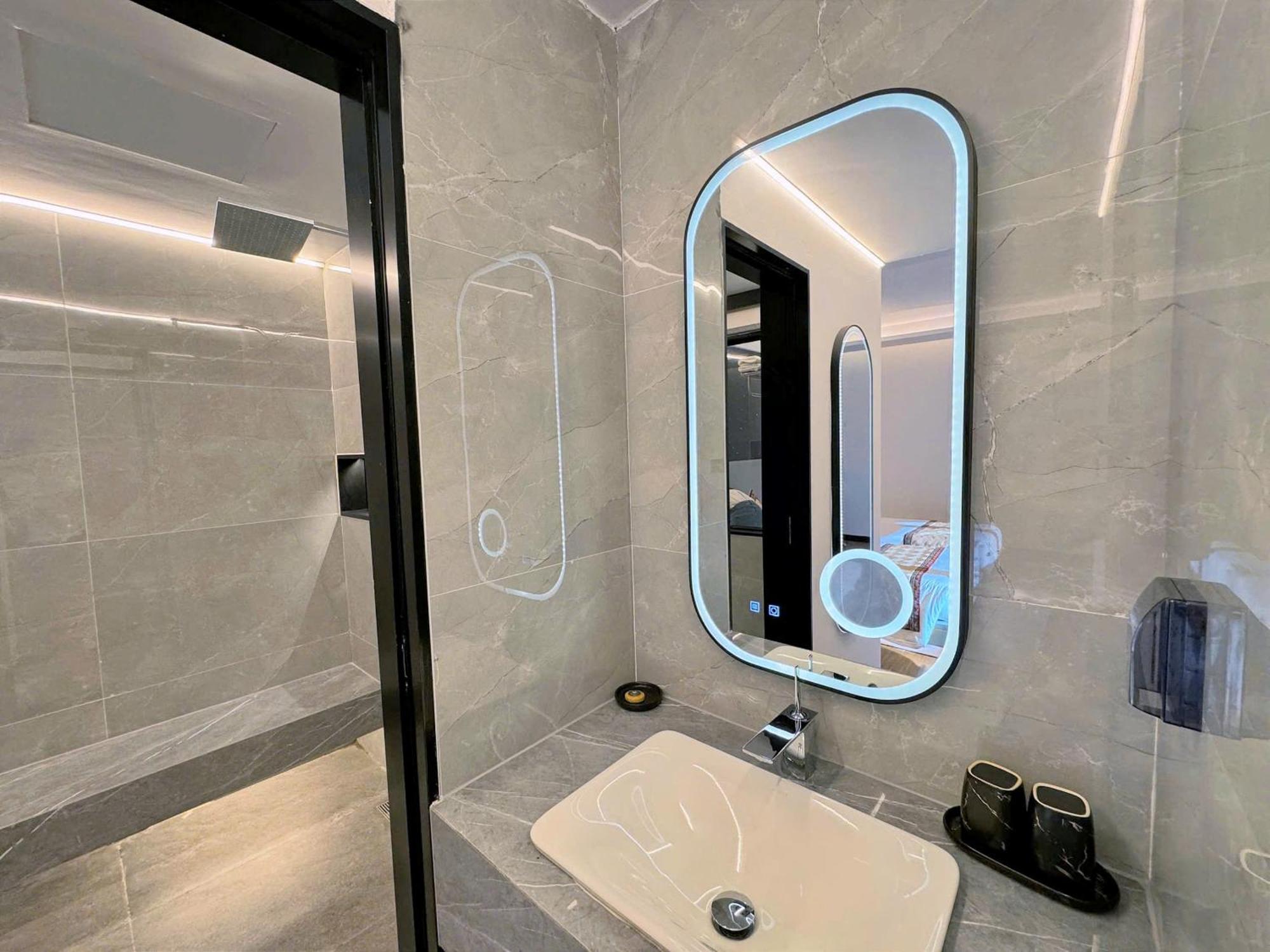 Island - The Bullet Hotel 5*
