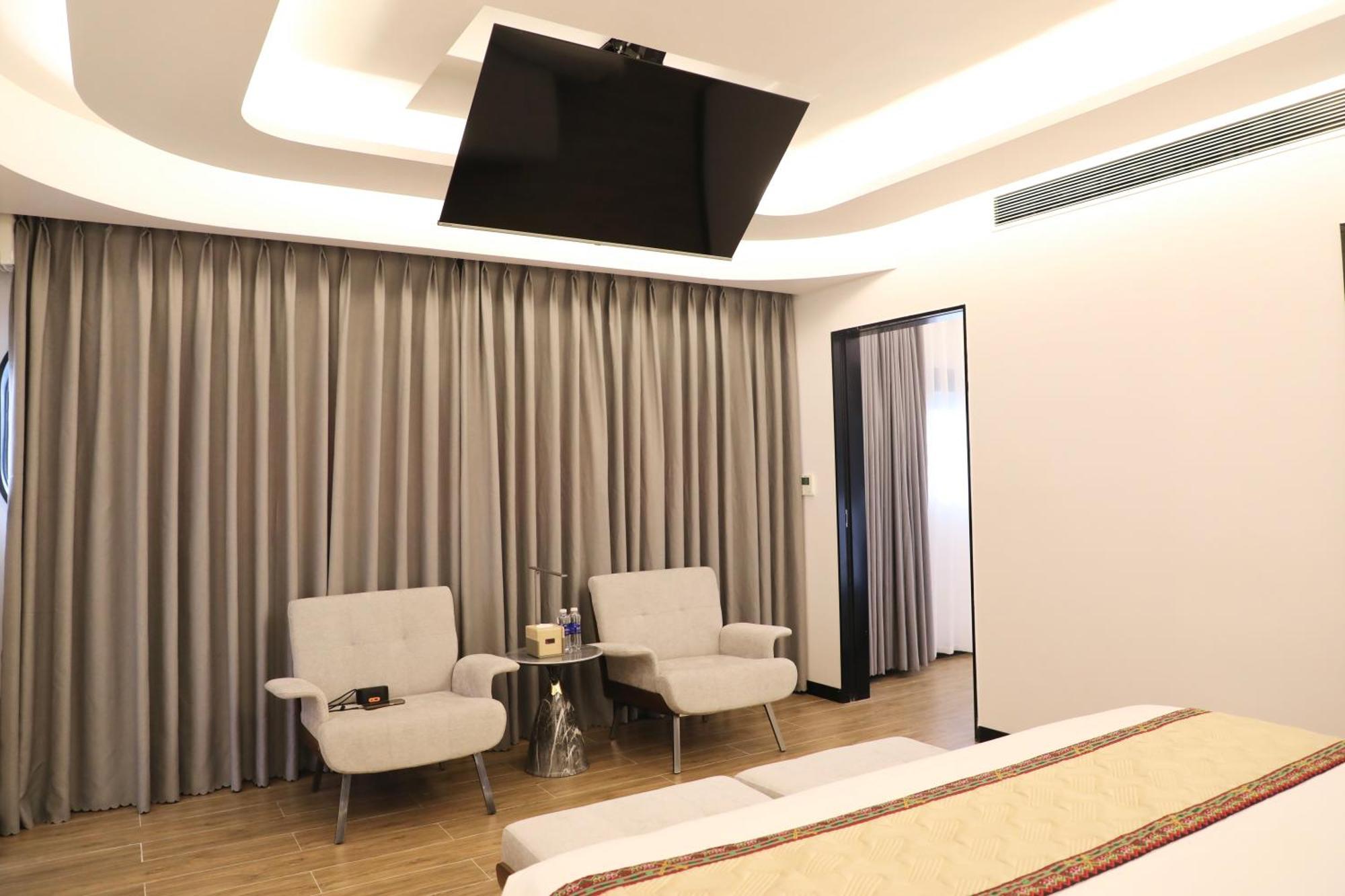 Island - The Bullet Hotel