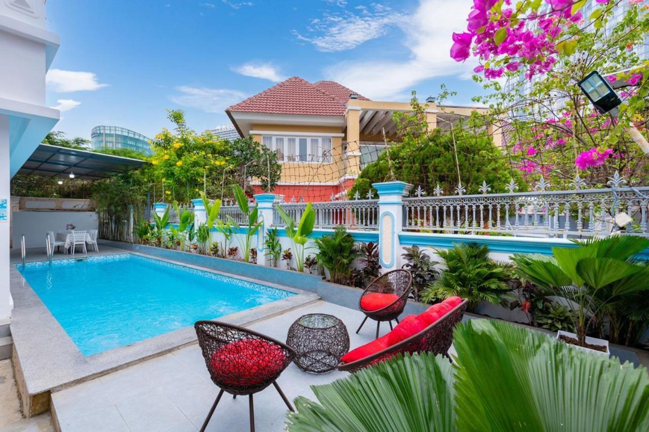 Ho Boi Hoang Duc Bai Sau Dep Hoa Giay Villa *