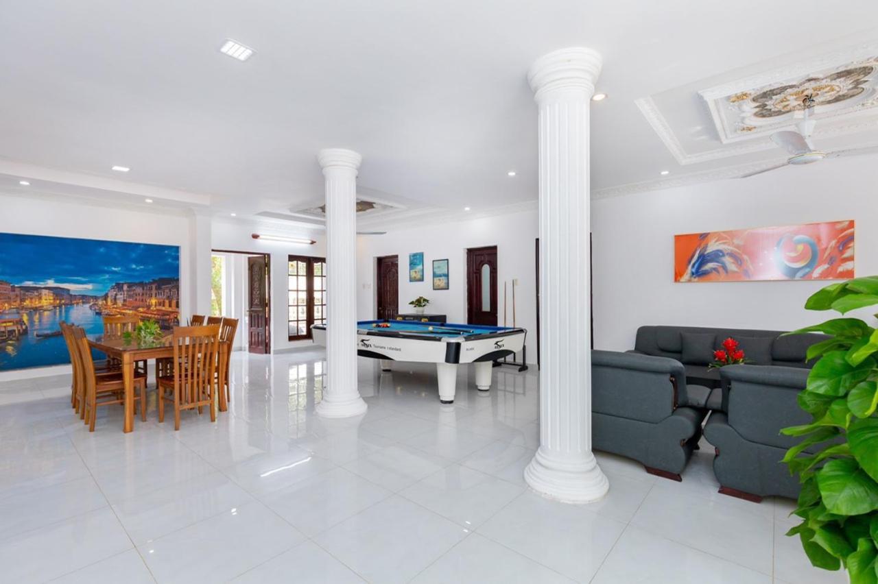 Ho Boi Hoang Duc Bai Sau Dep Hoa Giay Villa *