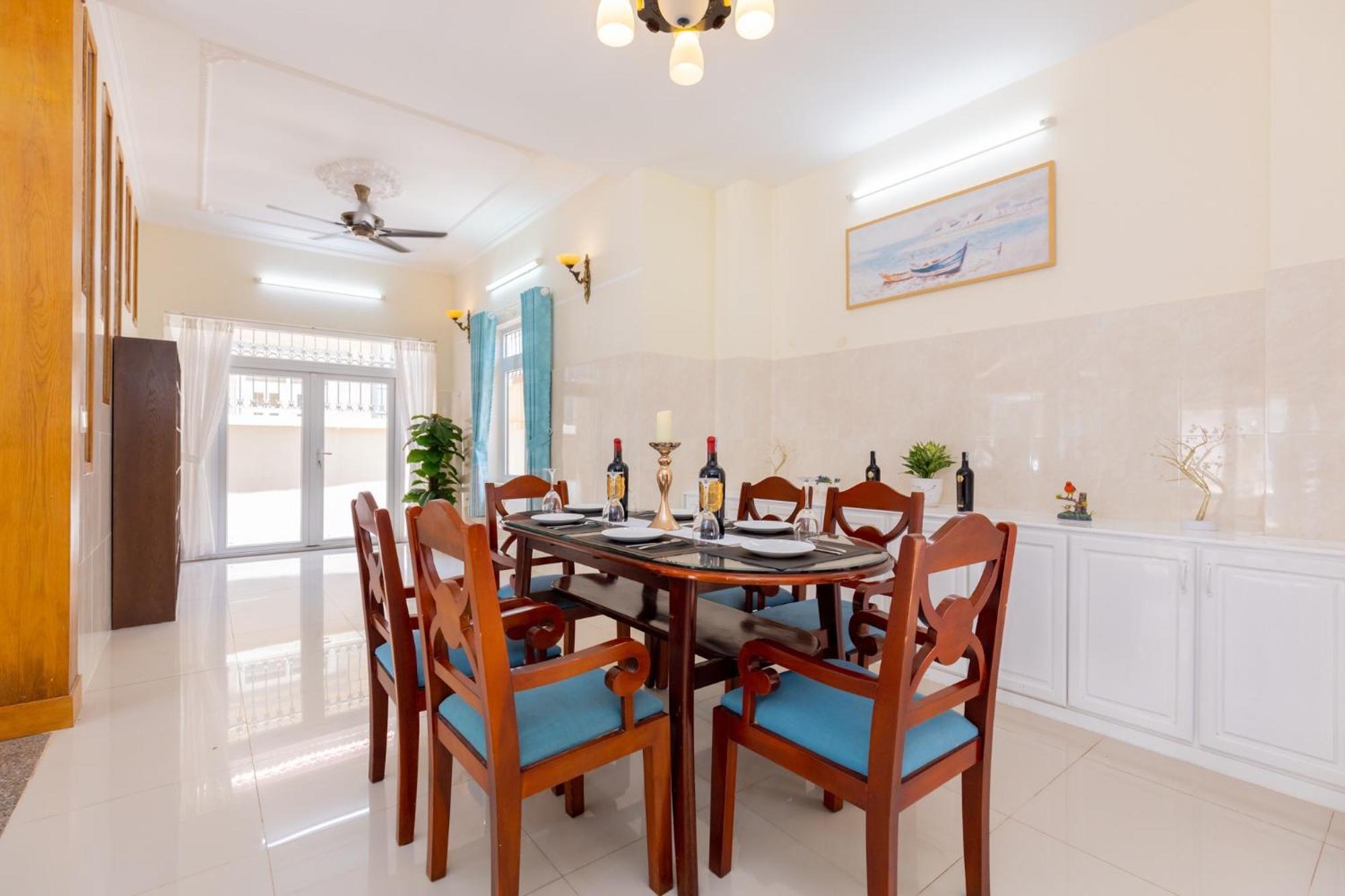 Villa Biet Thu Hoang Duc Co Ho Boi *