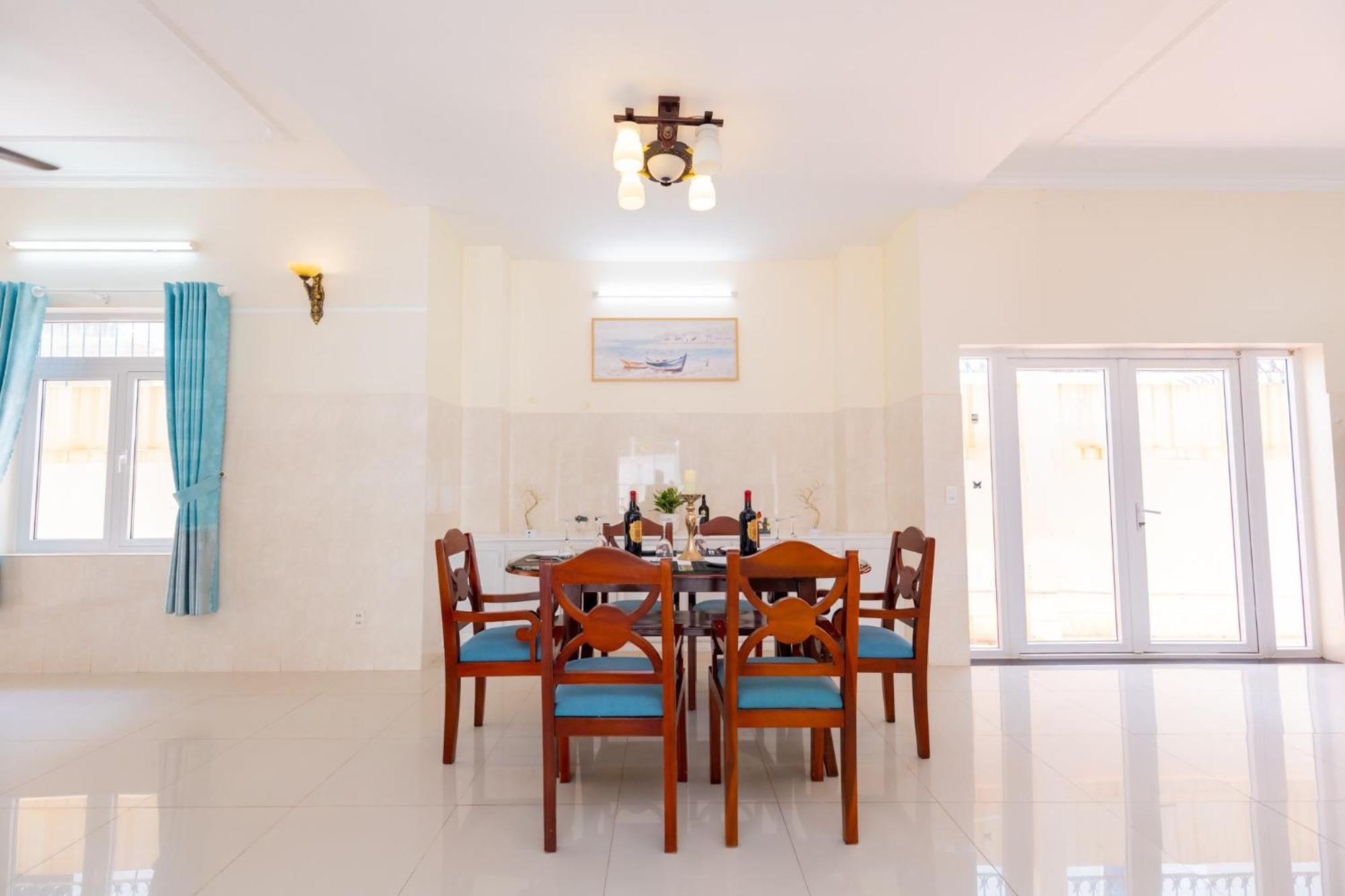 Biet Thu Hoang Duc Co Ho Boi Villa *