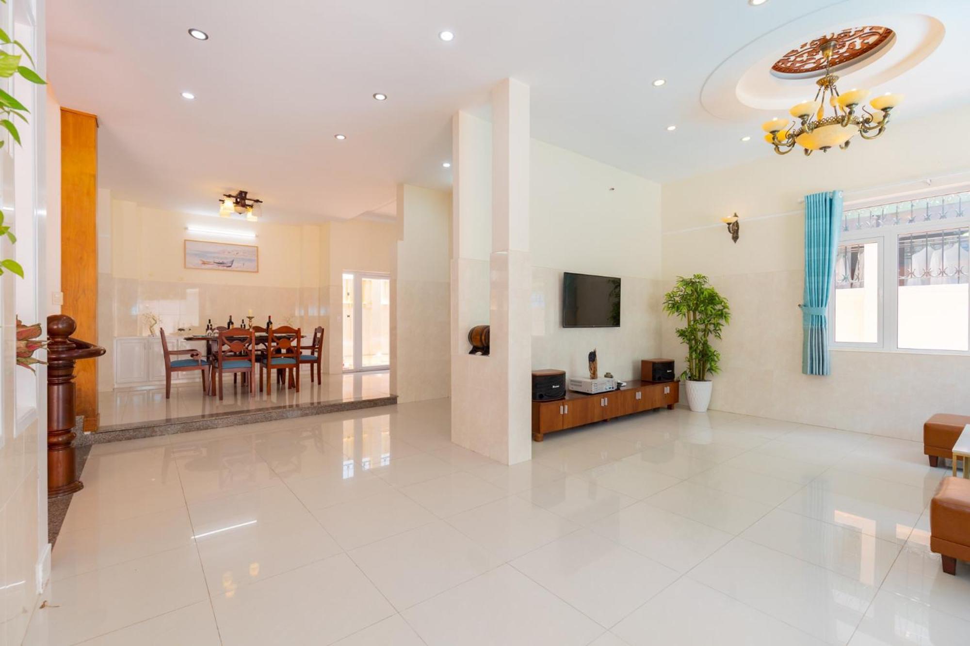 Biet Thu Hoang Duc Co Ho Boi Villa *