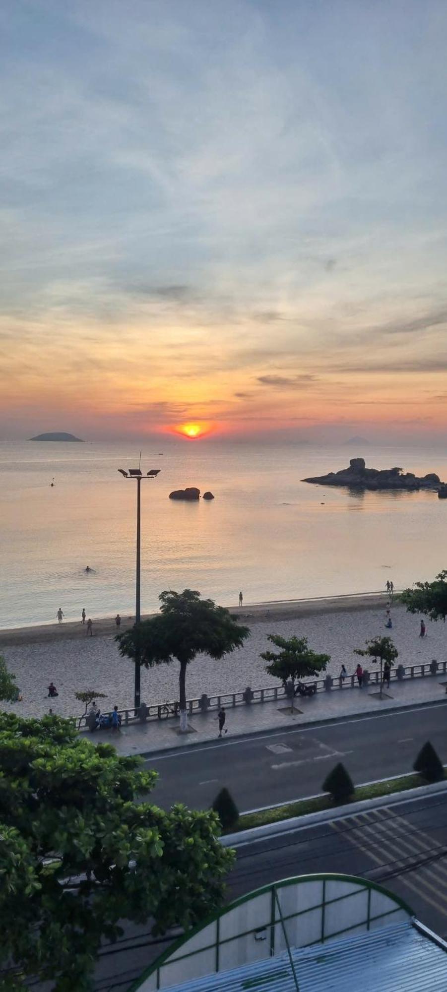 Hon Chong Khách sạn 3*