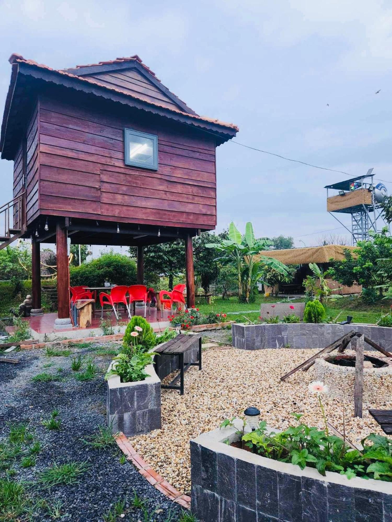 Huong Sen Garden Guest house *