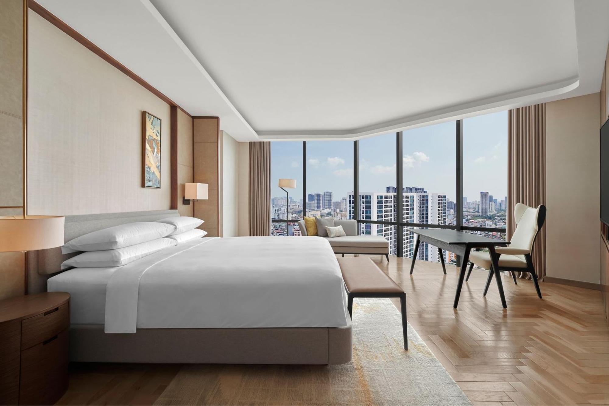 Khách sạn Sheraton West 5*