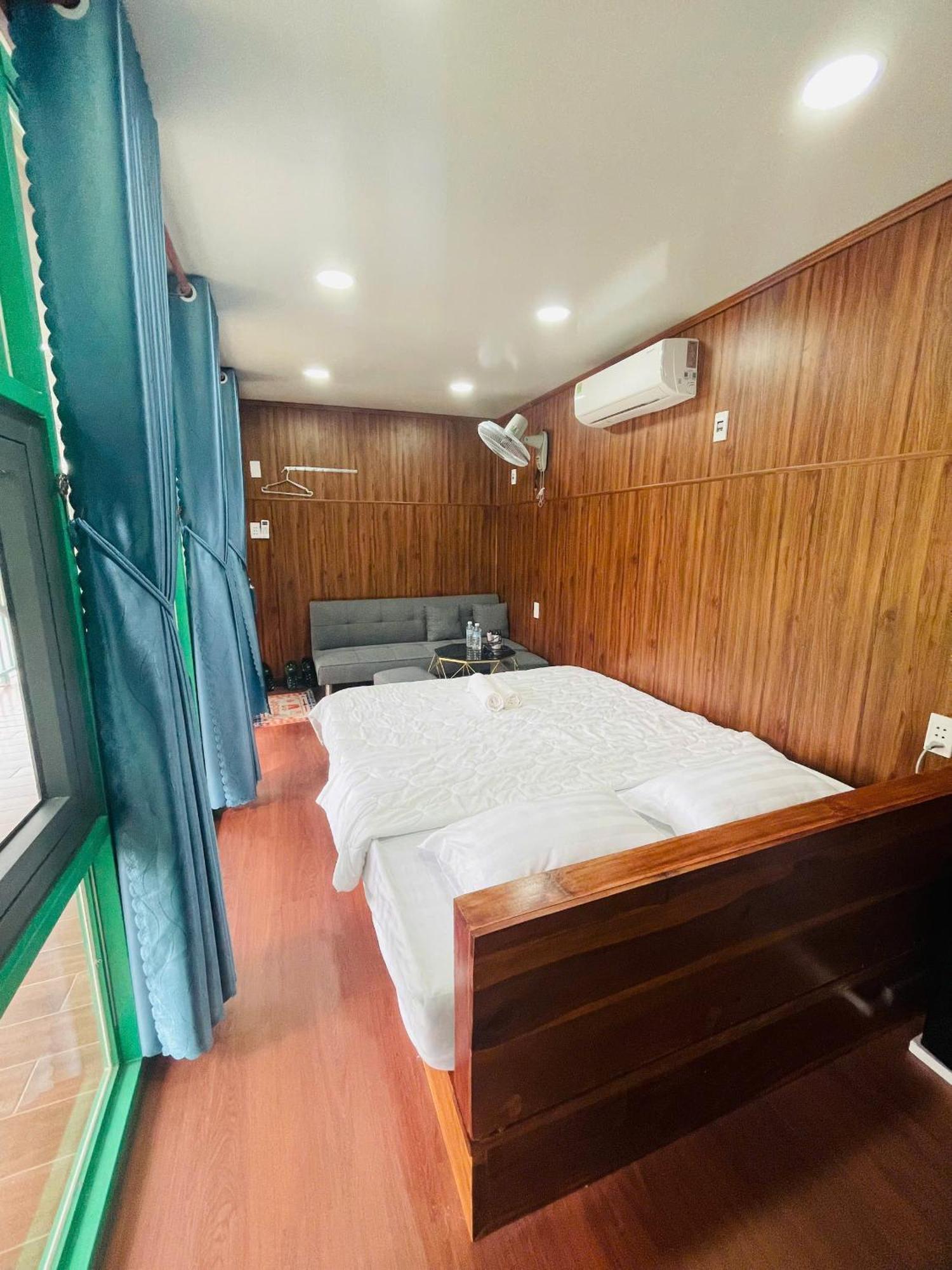 River Khu nghỉ mát 2*