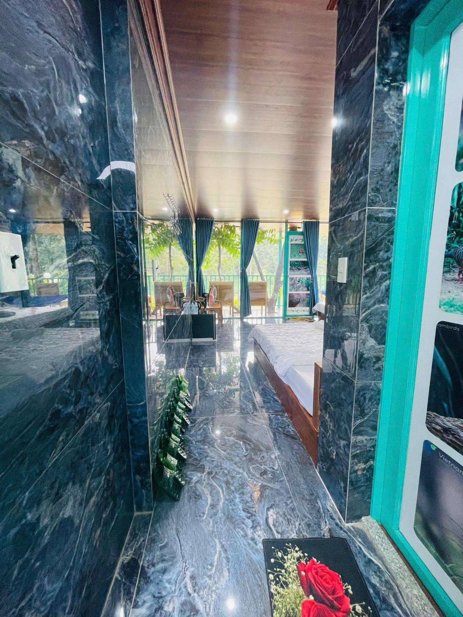 River Khu nghỉ mát 2*