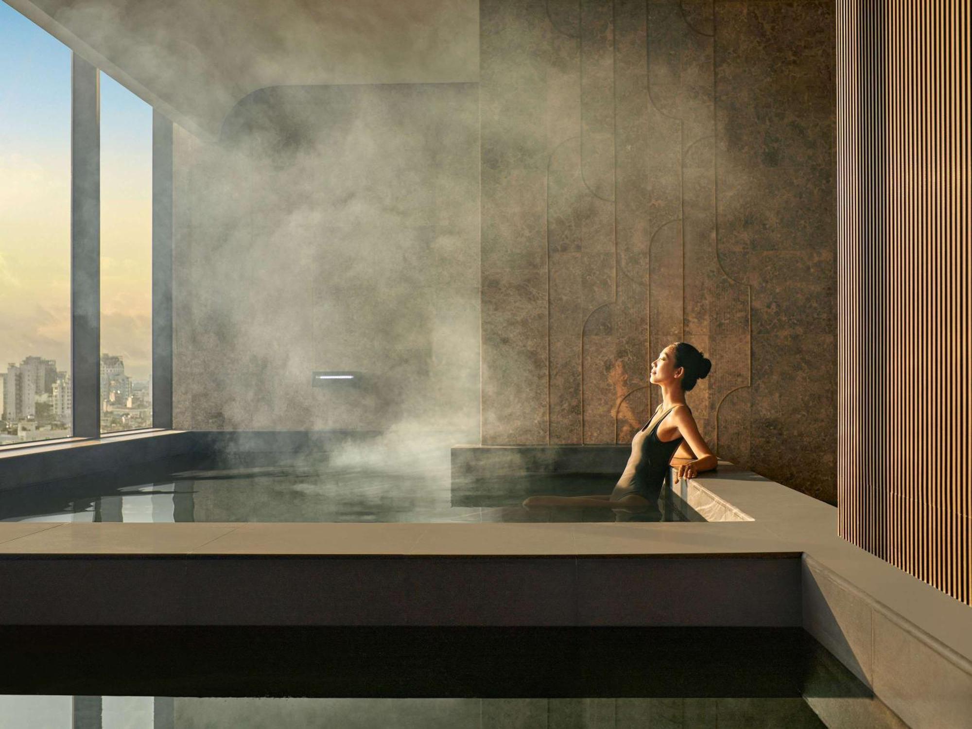 Pullman Phong Grand