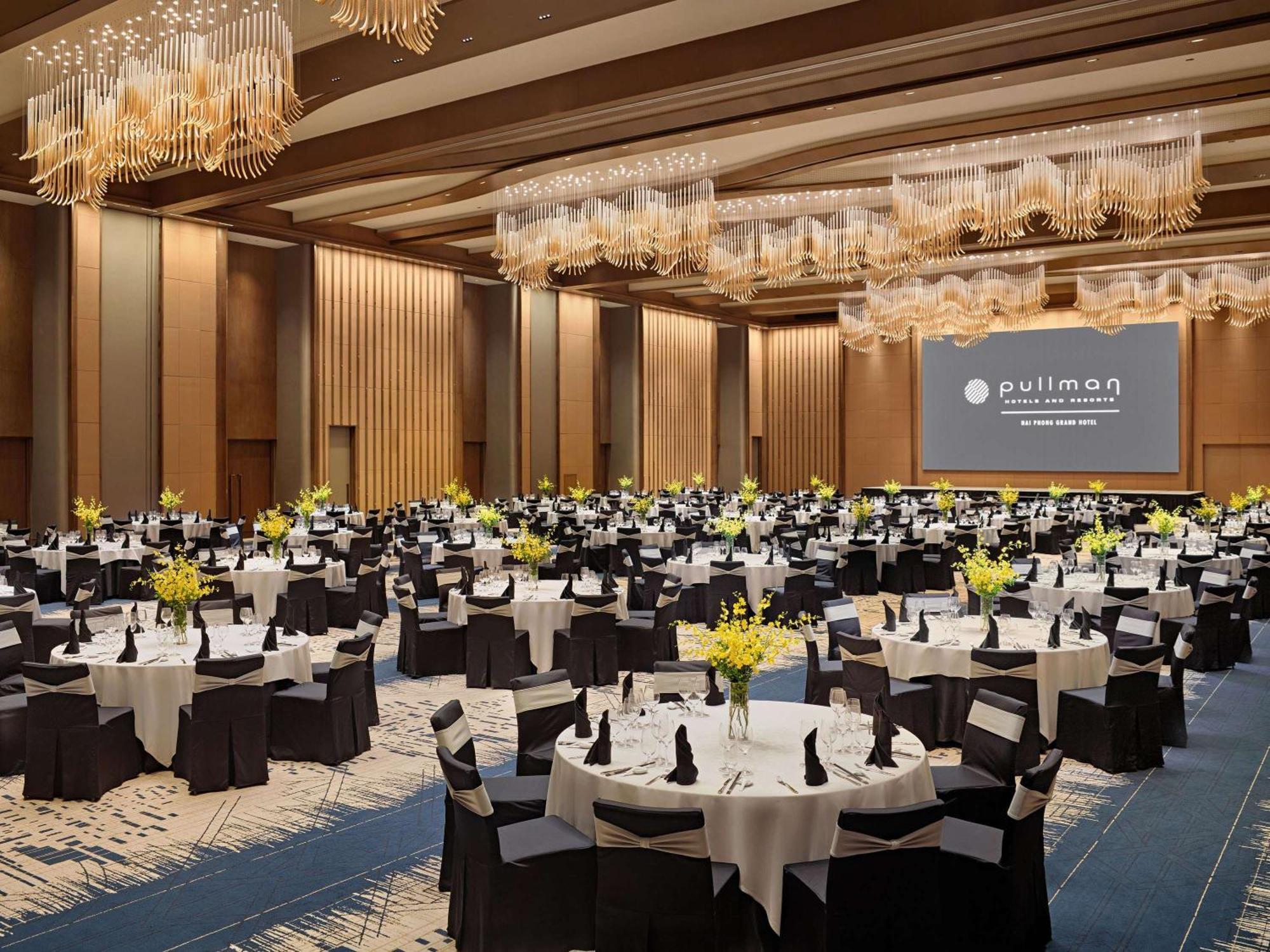 Pullman Phong Grand