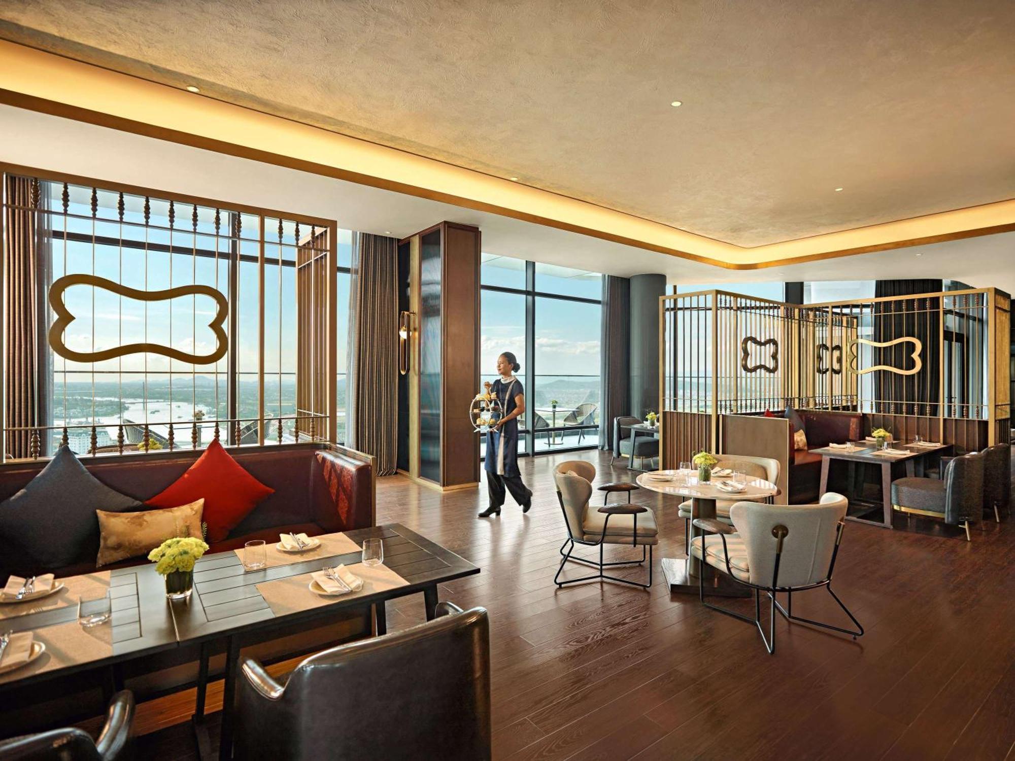Hotel Pullman Phong Grand